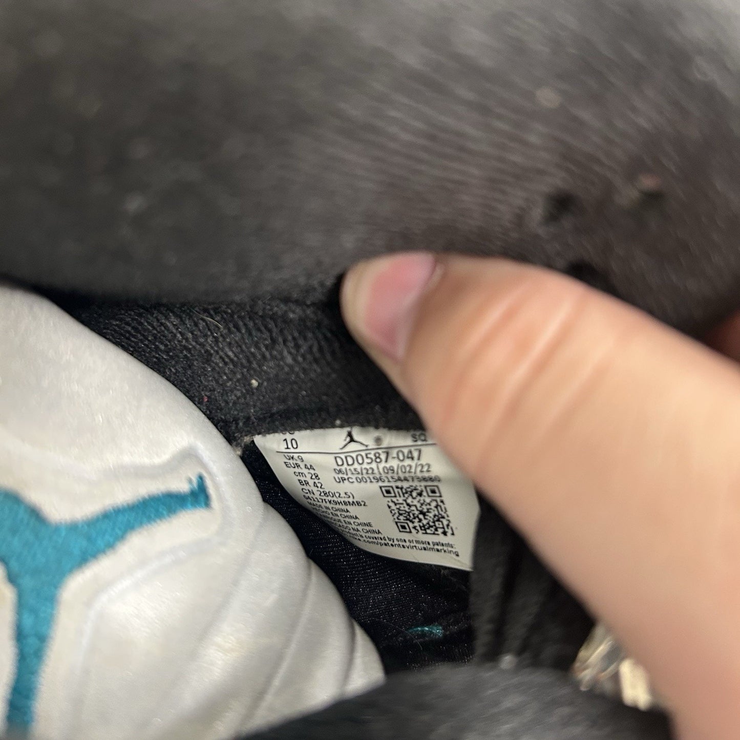 Size 10 - Jordan 5 Retro Aqua