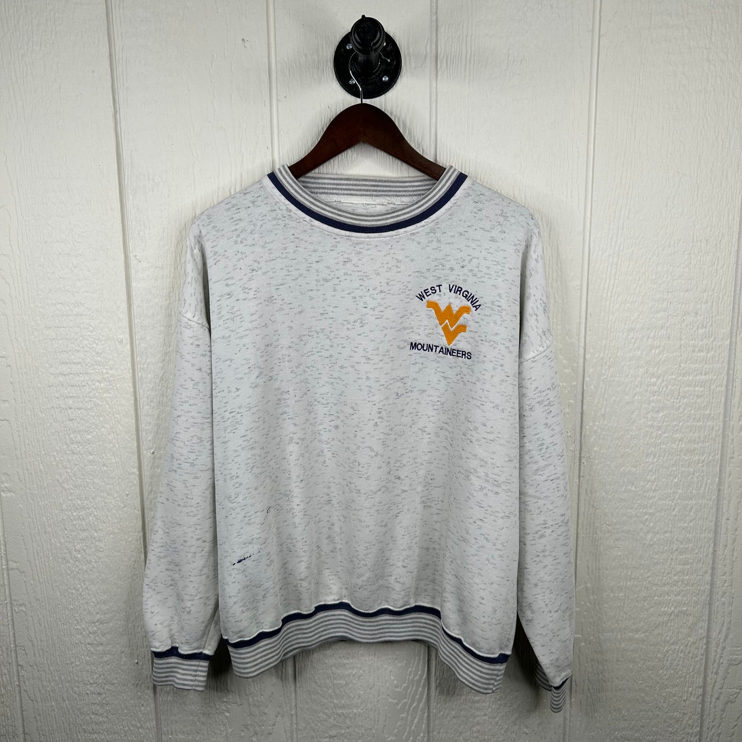 Vintage Embroidered West Virginia Mountaineers Crewneck (L)