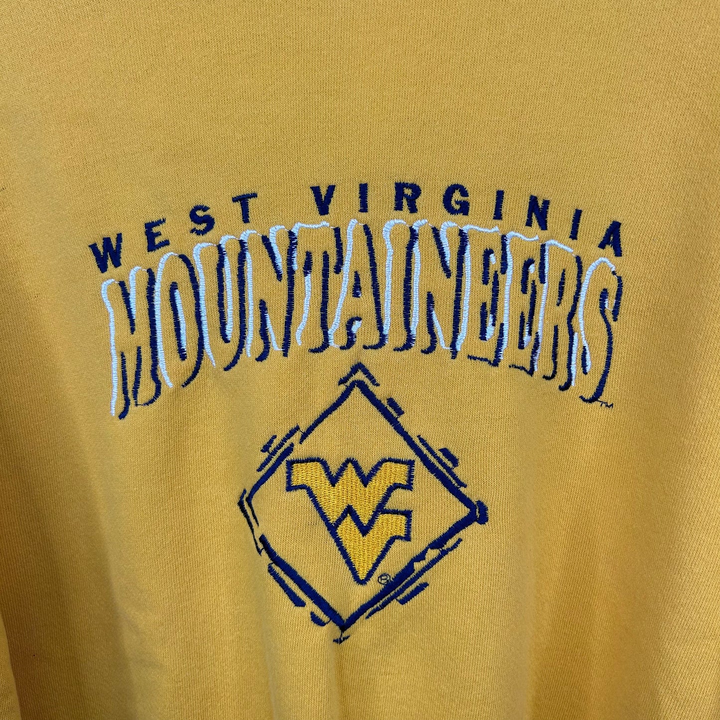 Vintage 90s Embroidered West Virginia Mountaineers Crewneck (L)