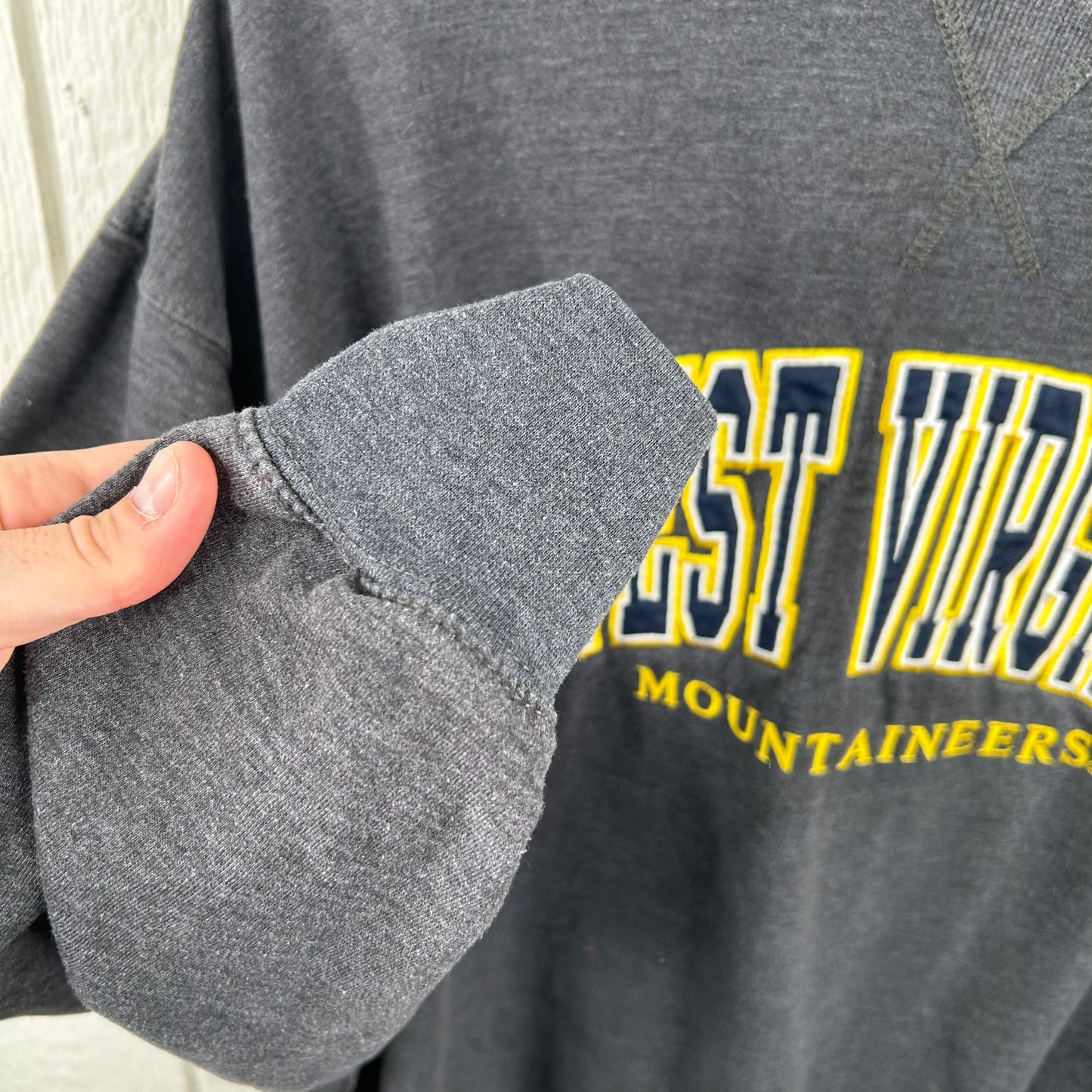 Y2K West Virginia Mountaineers Embroidered Gray Crewneck (XL)