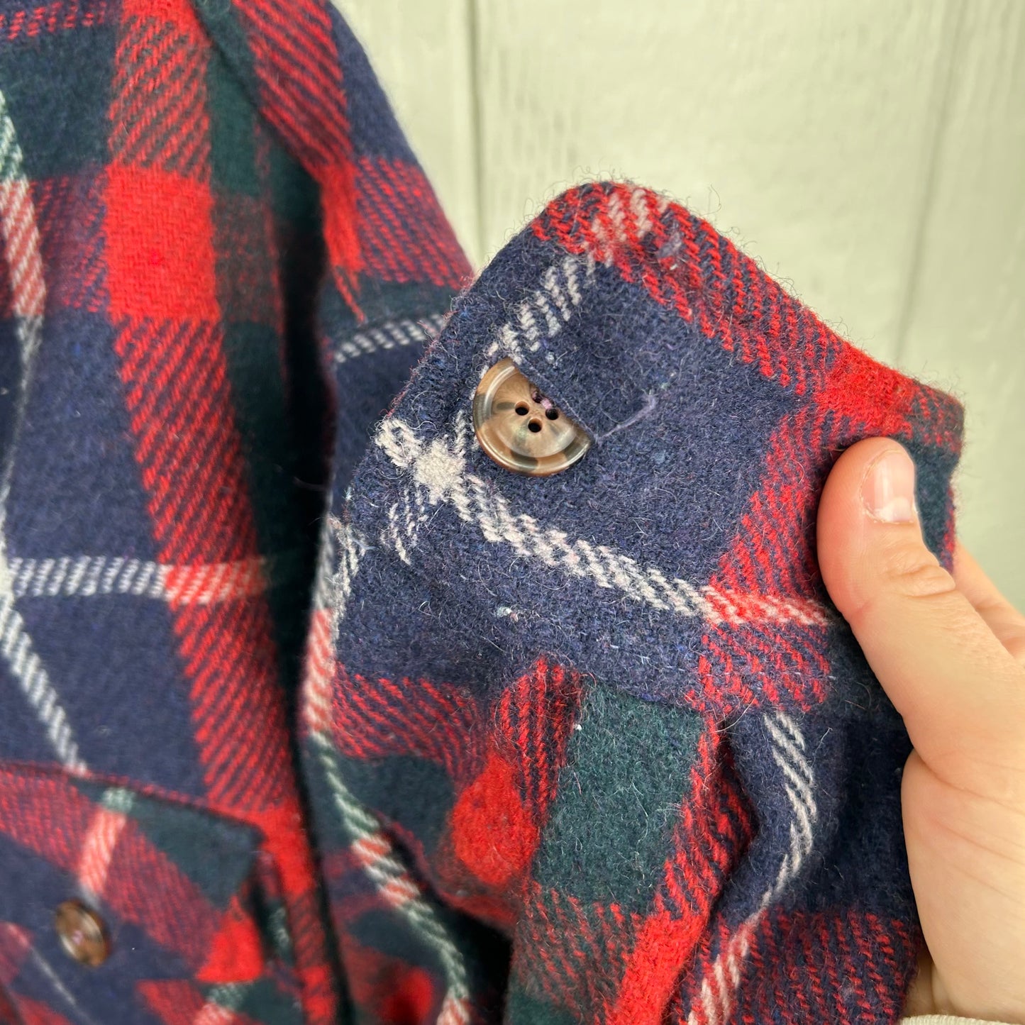 Vintage American Eagle Outfitters Plaid Button-Up Flannel (XL)