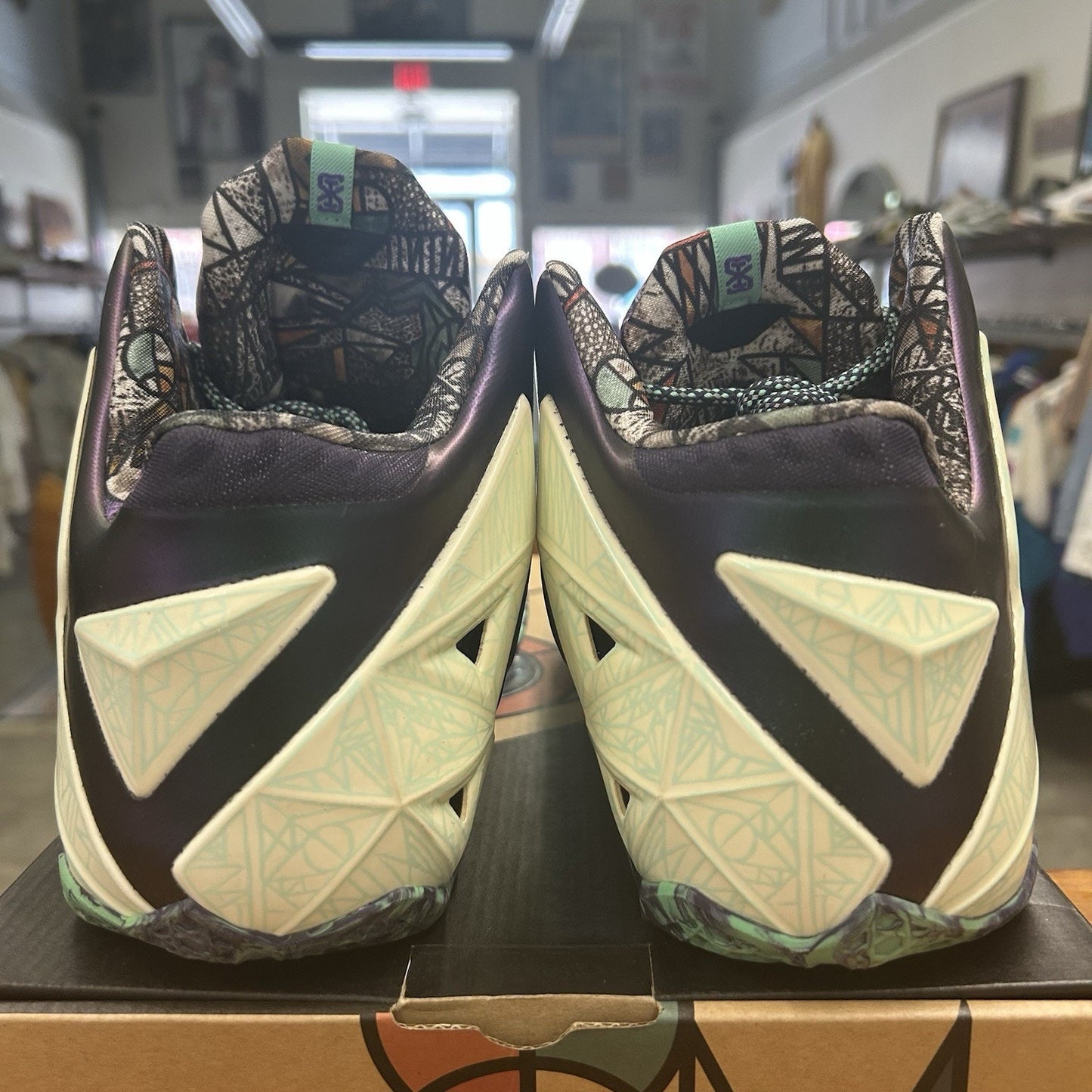 Size 10.5 - Nike LeBron 11 Gator King