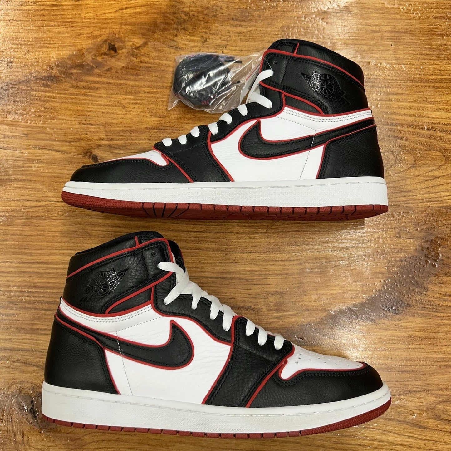 Size 12 - Jordan 1 Retro High OG Bloodline 2019 Worn Once OG All