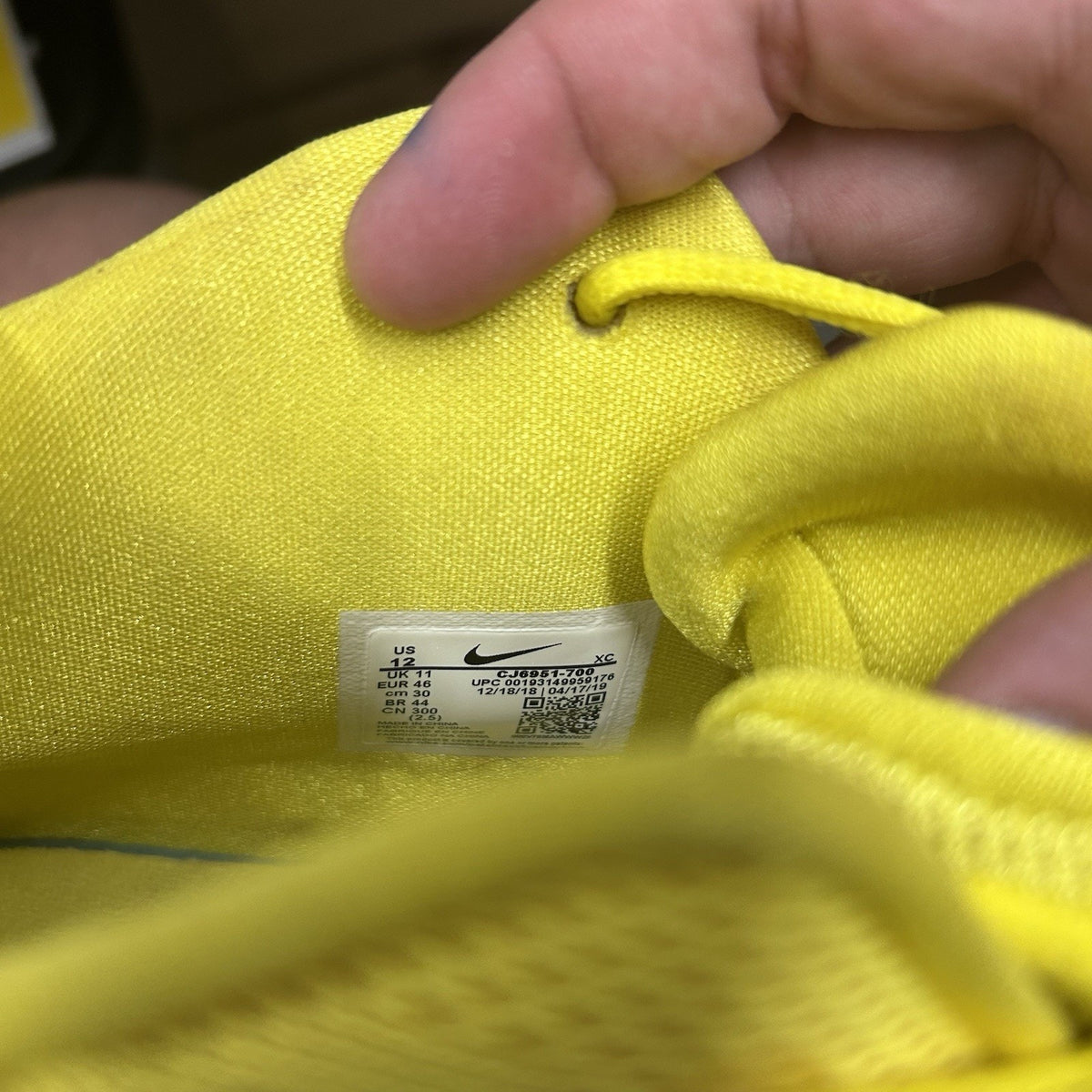 Size 12 - SpongeBob SquarePants x Nike Kyrie 5 SpongeBob Worn Once
