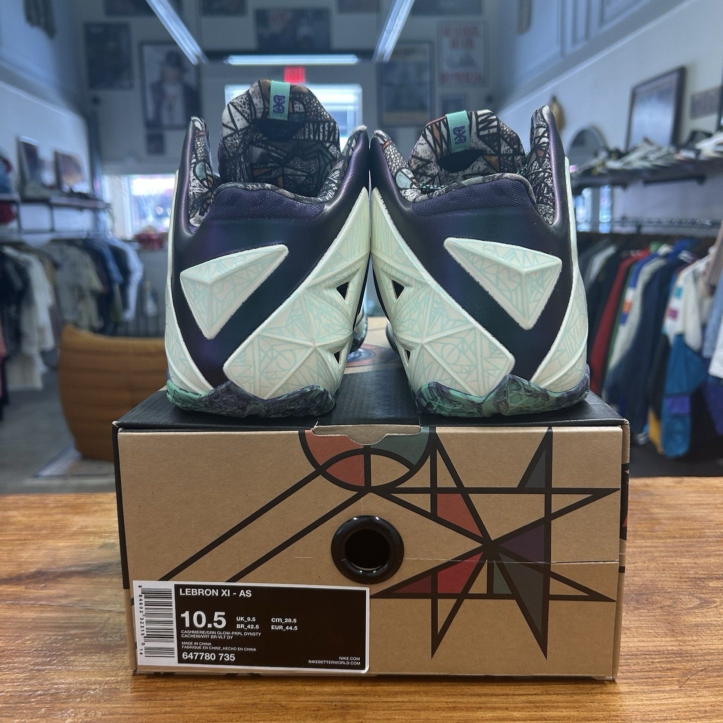 Size 10.5 - Nike LeBron 11 Gator King