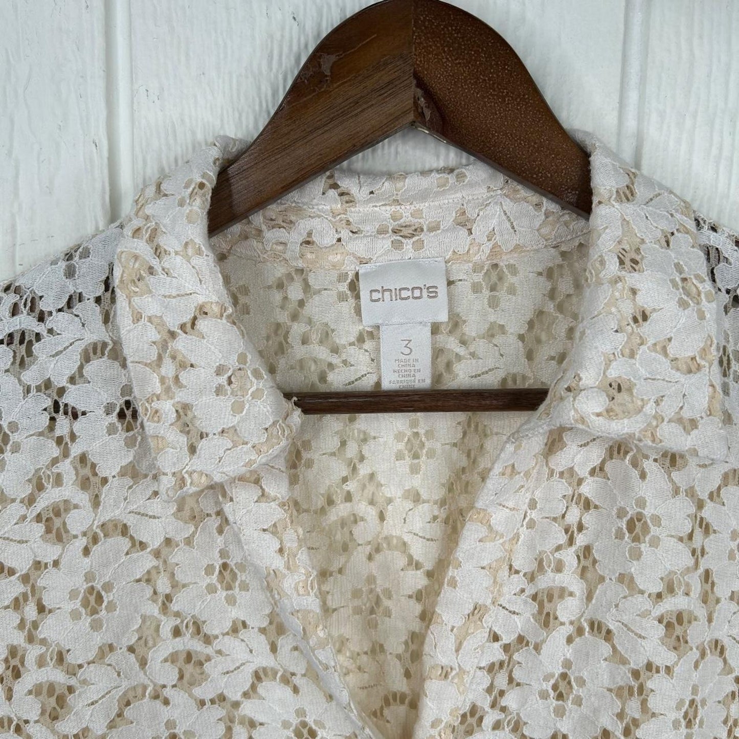 2000s Floral Whimsy Lace Long Sleeve Button Up Blouse (L/XL)