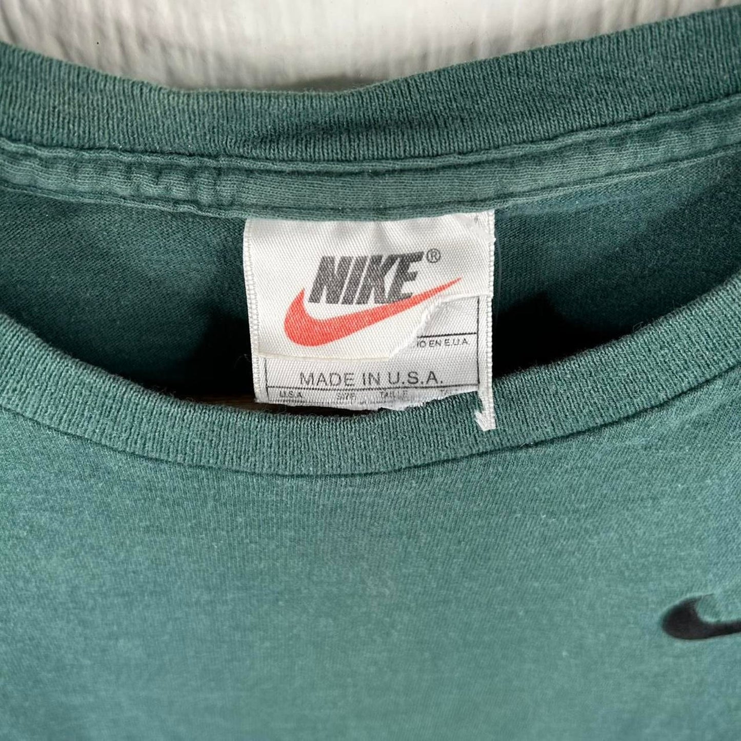 Vintage 90’s Forest Green Nike Streetwear Tee (M)