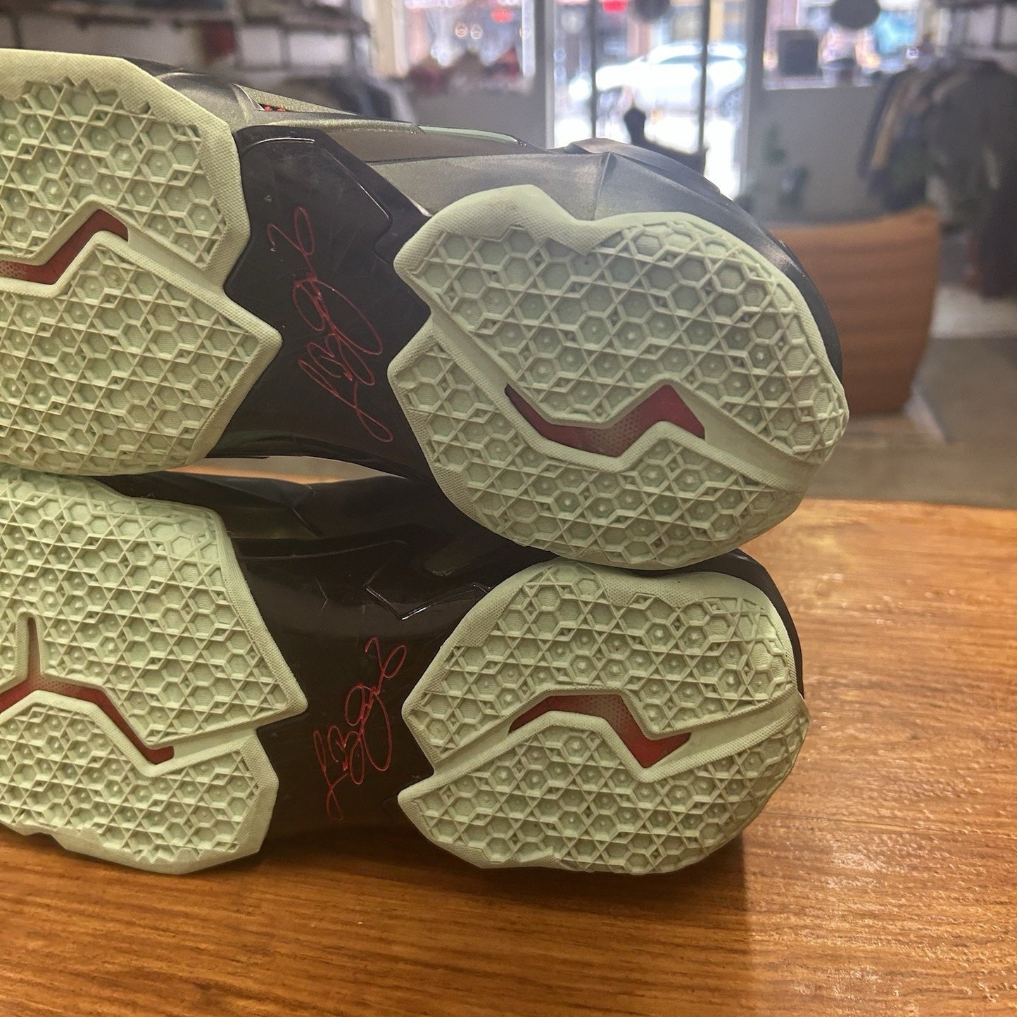 Size 10.5 - Nike LeBron 11 King's Pride Lightly Worn OG All