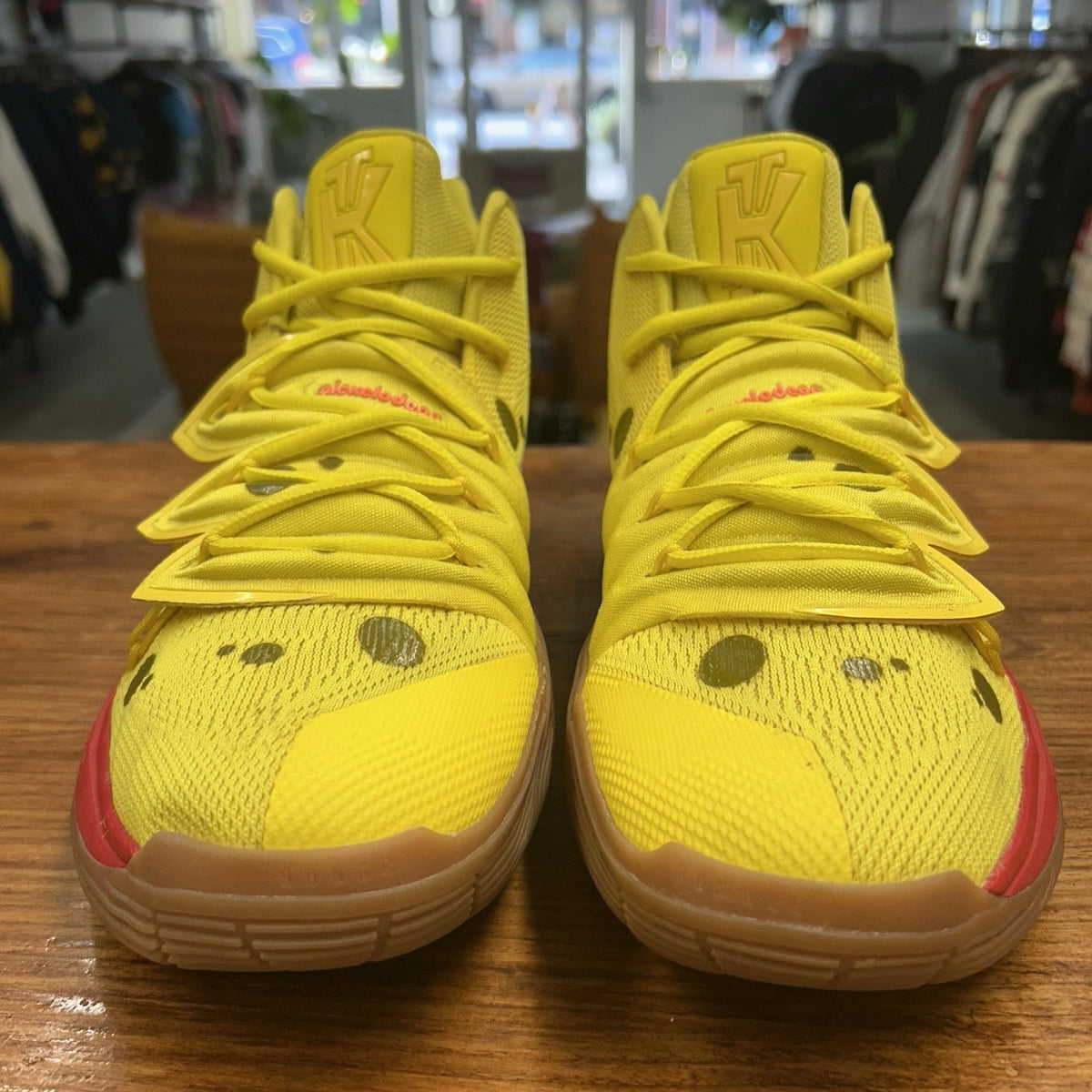 Size 12 - SpongeBob SquarePants x Nike Kyrie 5 SpongeBob Worn Once