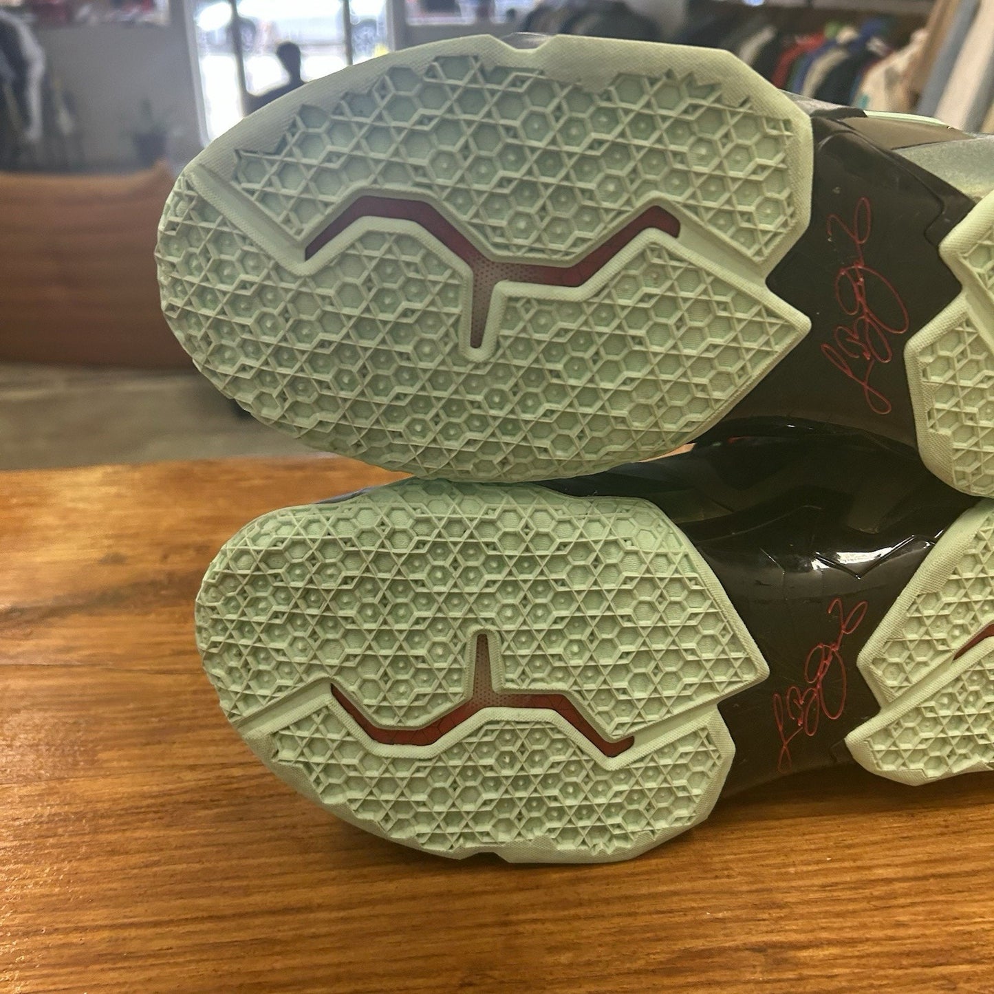 Size 10.5 - Nike LeBron 11 King's Pride Lightly Worn OG All