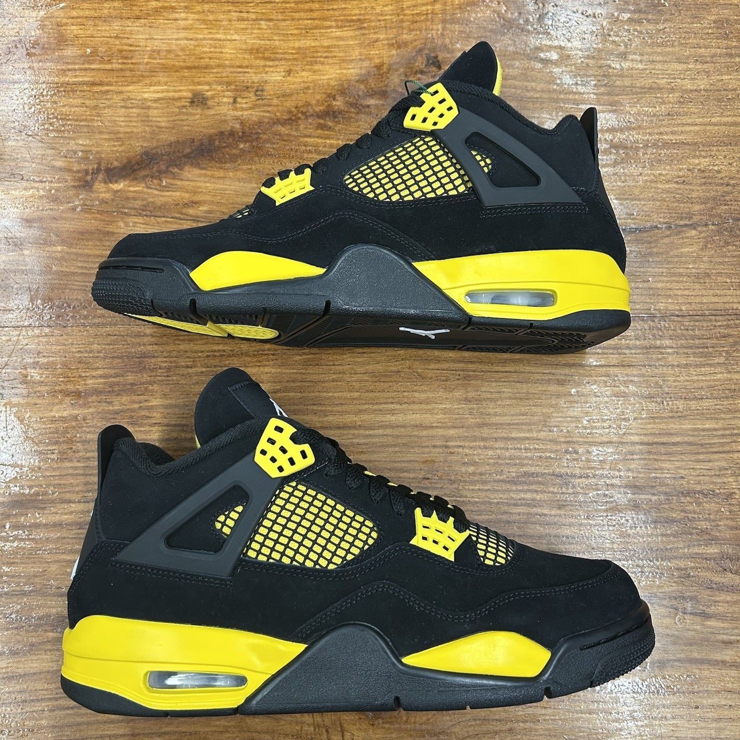 Size 10.5 - Jordan 4 Retro Mid Thunder NEW
