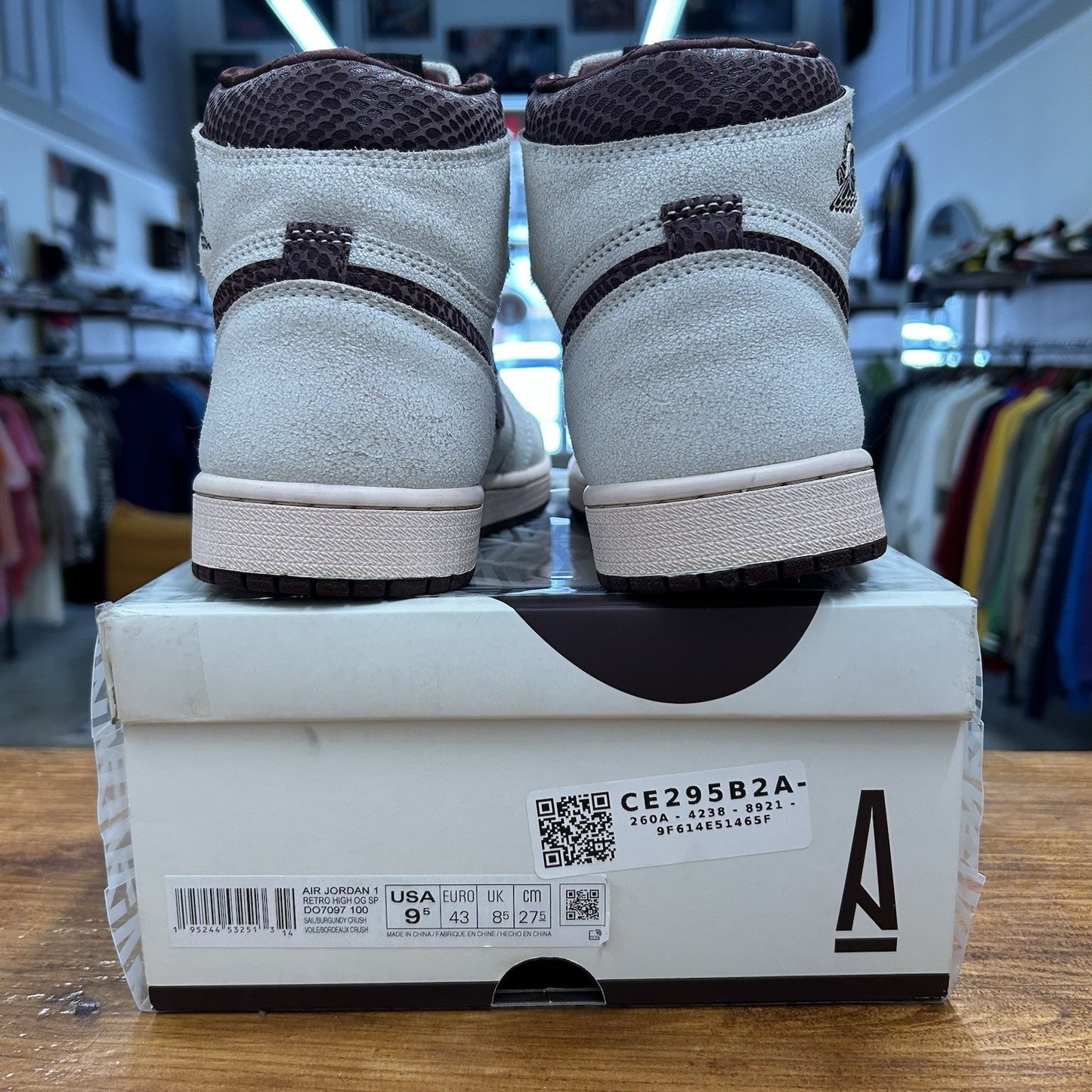 Size 9.5 - Jordan 1 OG x A Ma Maniere High Airness