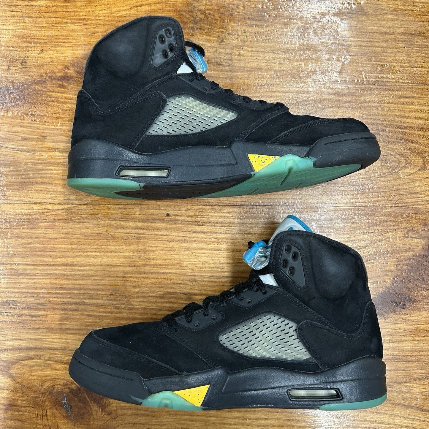 Size 10 - Jordan 5 Retro Aqua