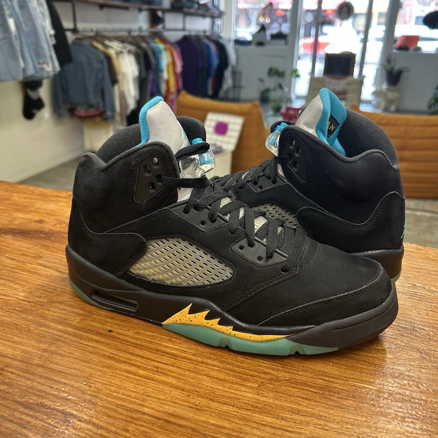 Size 10 - Jordan 5 Retro Aqua