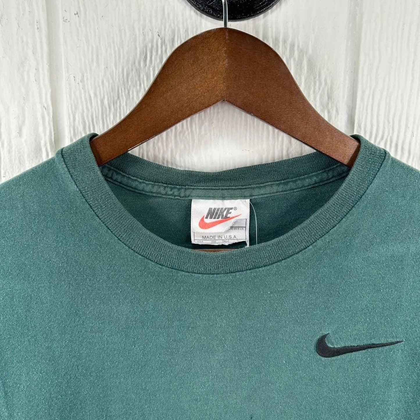 Vintage 90’s Forest Green Nike Streetwear Tee (M)