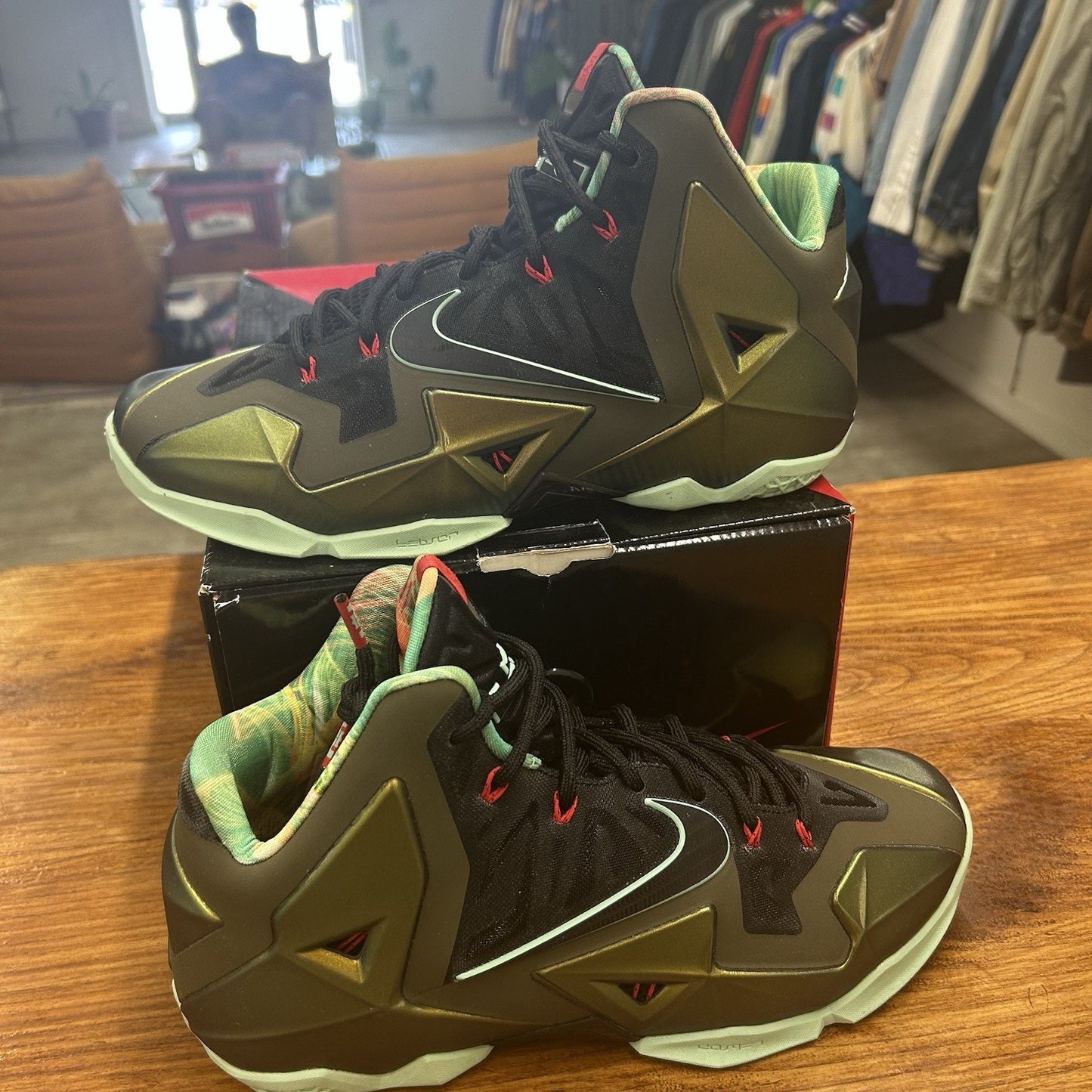 Size 10.5 - Nike LeBron 11 King's Pride Lightly Worn OG All