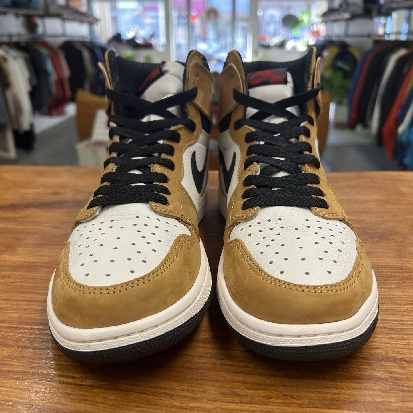 Jordan 1 Retro High Rookie of the Year 2018 - Like New - 11 Men's
