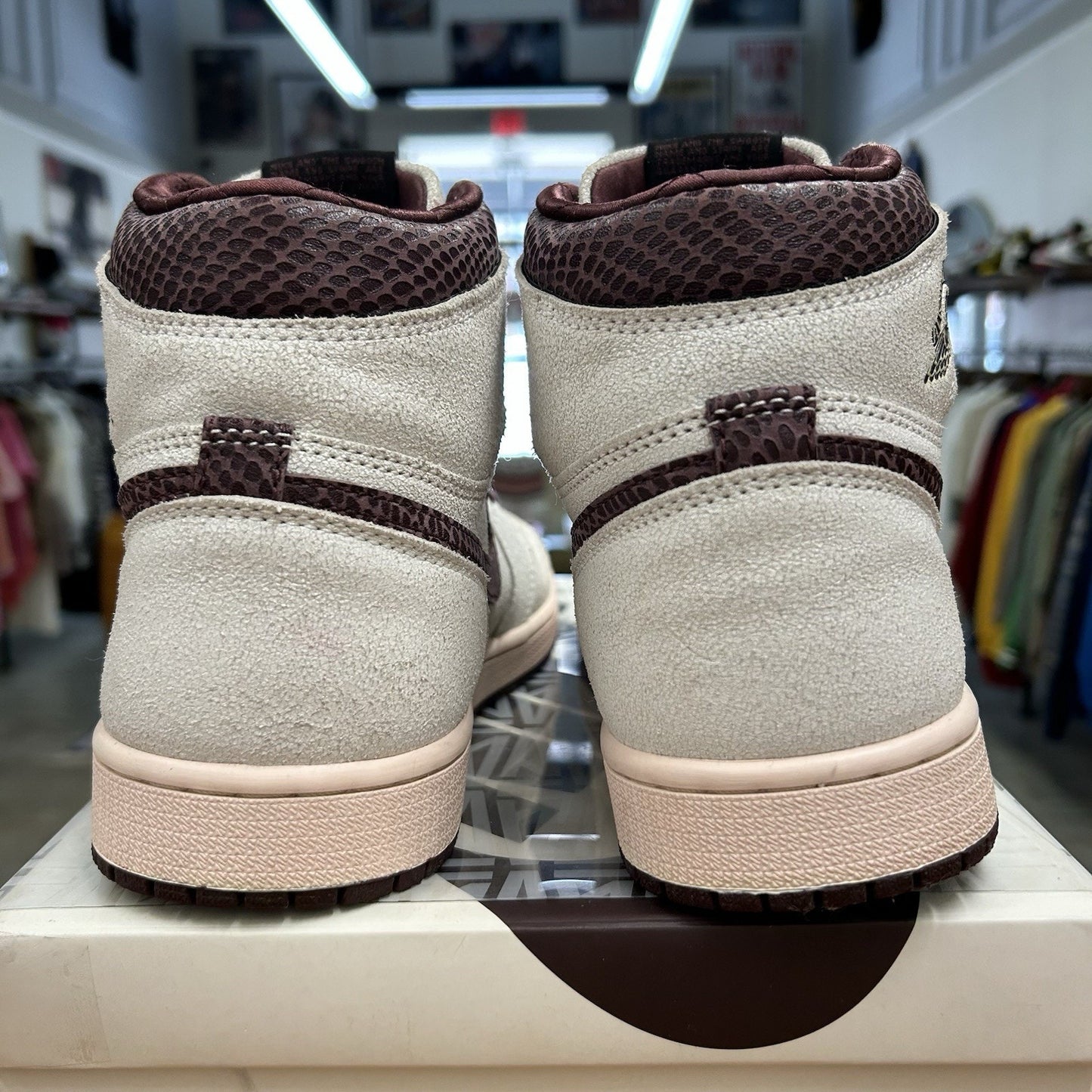 Size 9.5 - Jordan 1 OG x A Ma Maniere High Airness