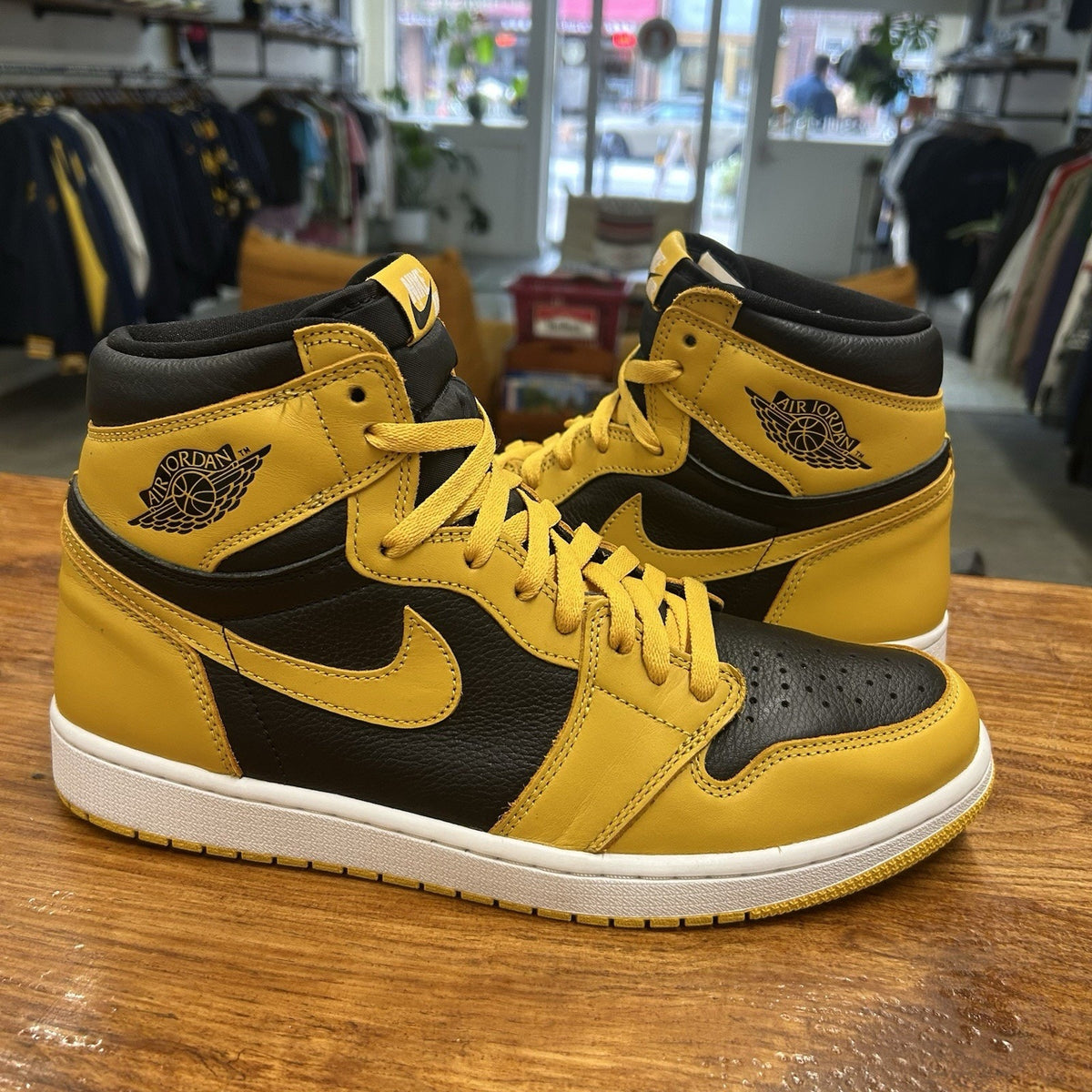 Size 12 - Jordan 1 Retro OG High Pollen Lightly Worn