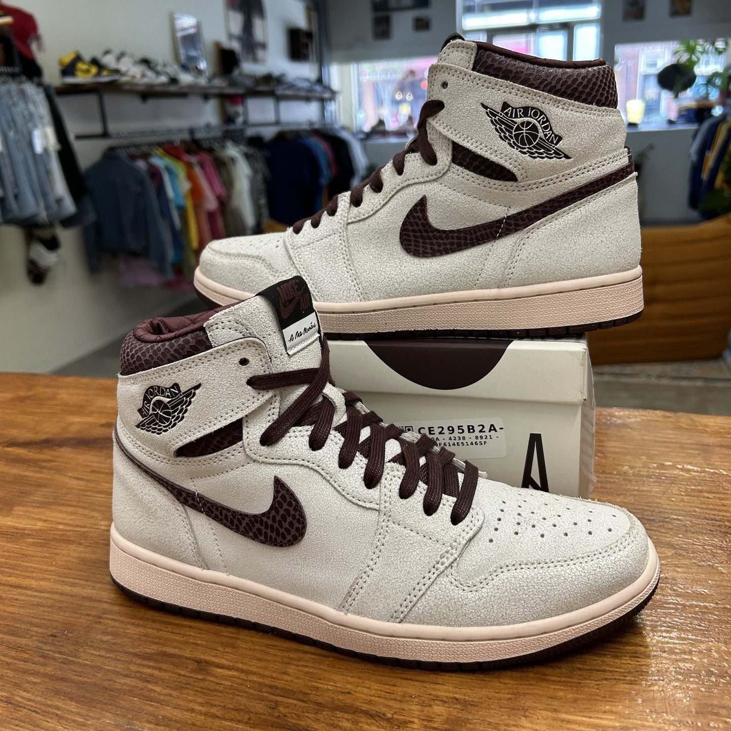 Size 9.5 - Jordan 1 OG x A Ma Maniere High Airness