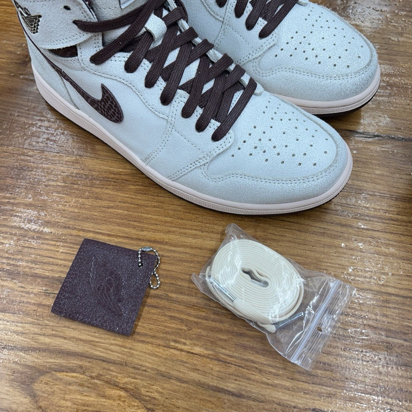Size 9.5 - Jordan 1 OG x A Ma Maniere High Airness