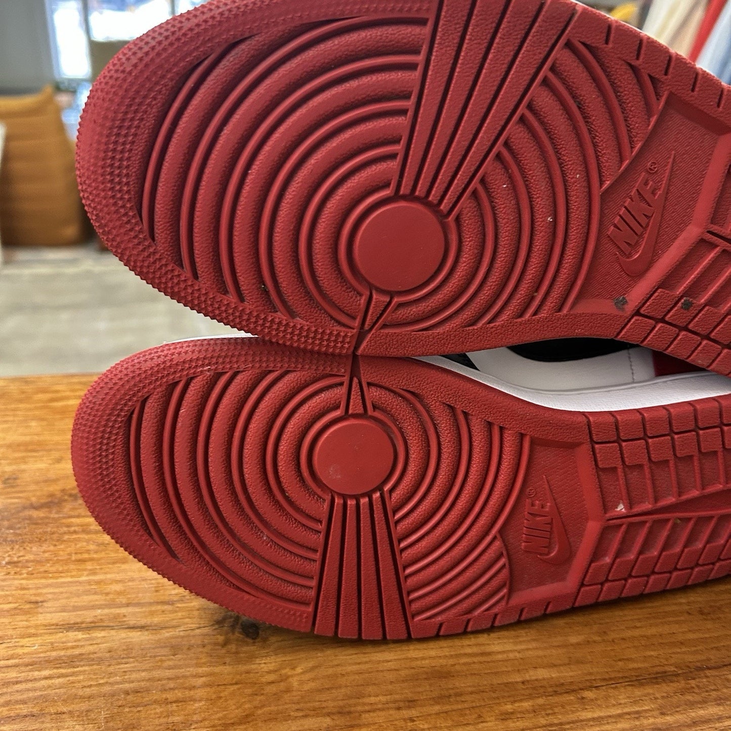 Jordan 1 Low Bred Toe - Used - 10 Men's