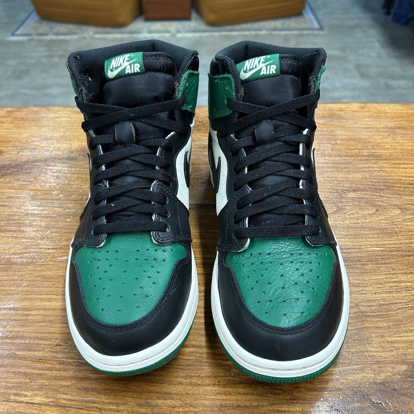 Size 9.5 - Jordan 1 Retro High OG Pine Green 2018