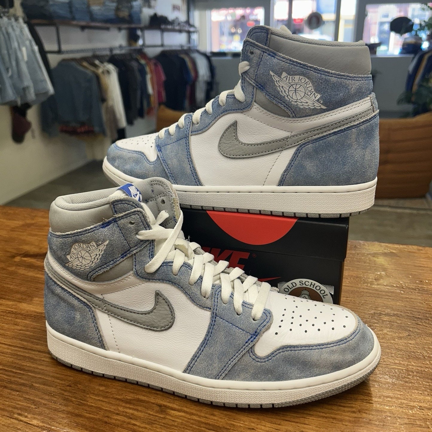 Size 10 - Jordan 1 Retro High Hyper Royal