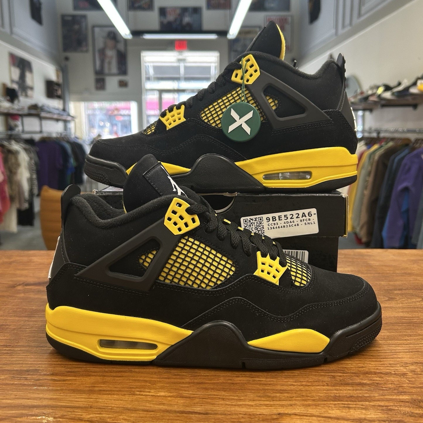 Size 10.5 - Jordan 4 Retro Mid Thunder NEW