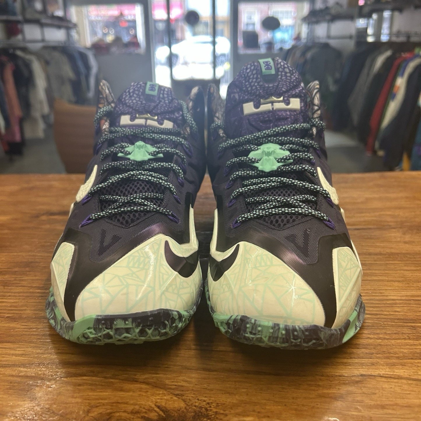 Size 10.5 - Nike LeBron 11 Gator King