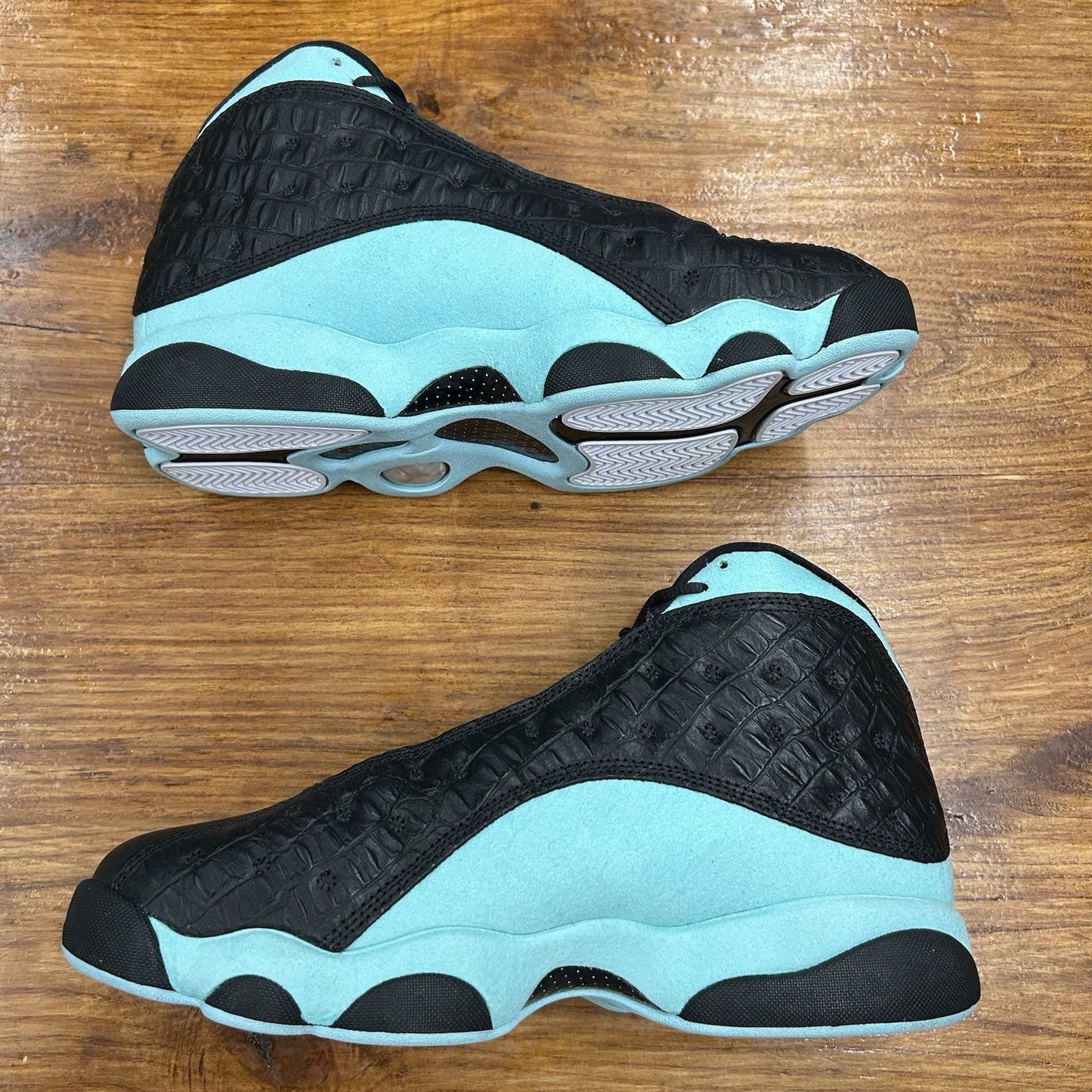 Size 9.5 - Air Jordan 13 Retro Island Green