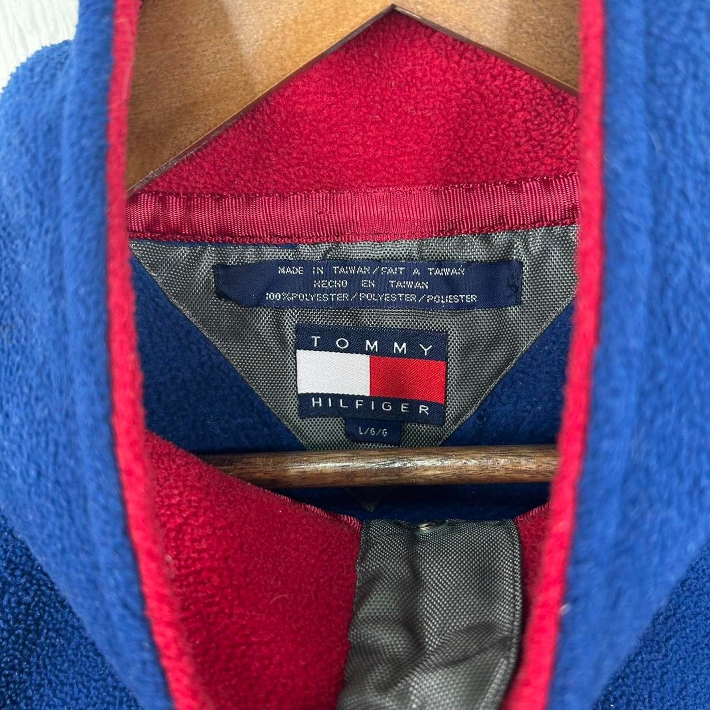 Vintage 90’s Tommy Hilfiger Blue 1/4 Button Fleece Sweatshirt (L)