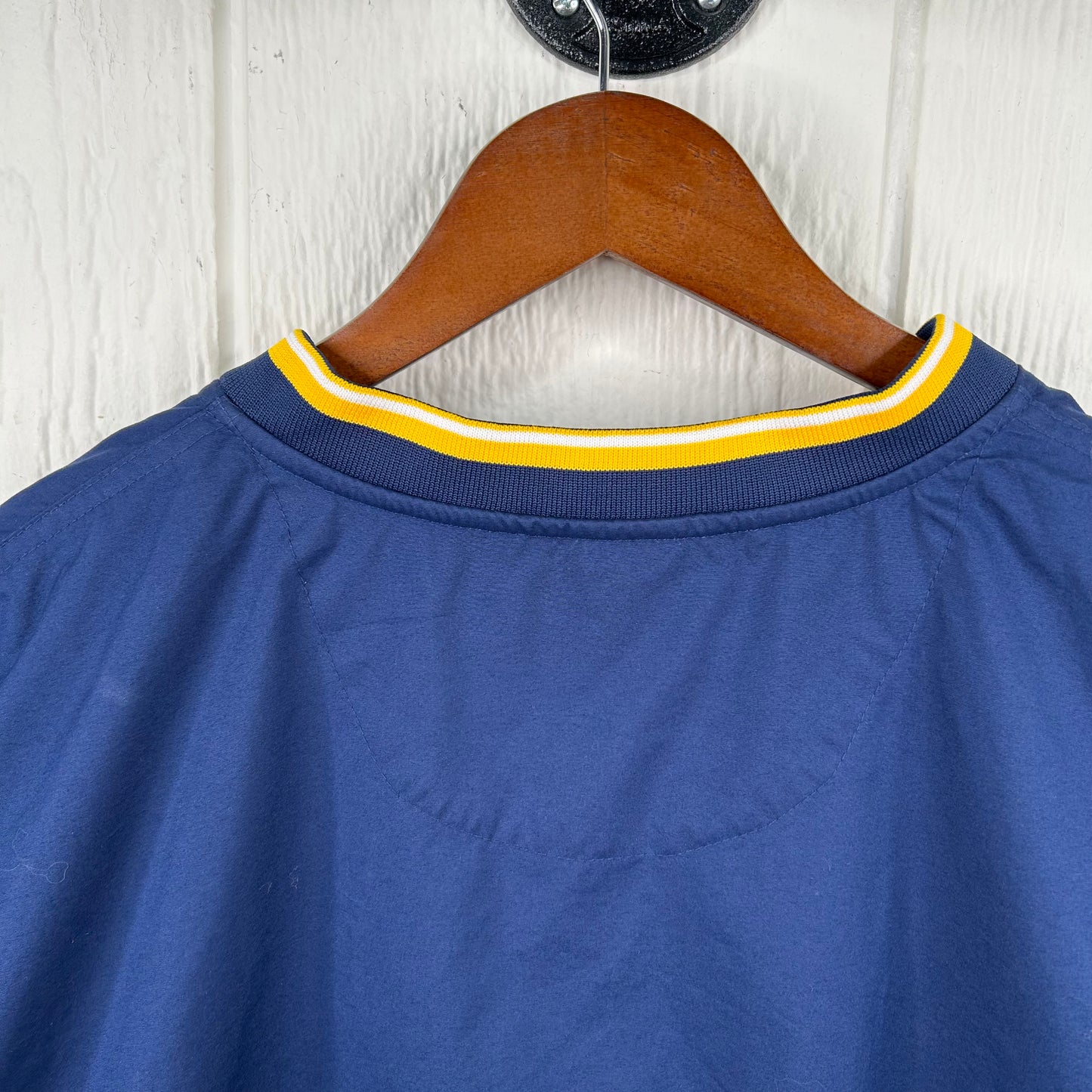 Vintage y2k West Virginia University Nike Center Swoosh Windbreaker (XXL)