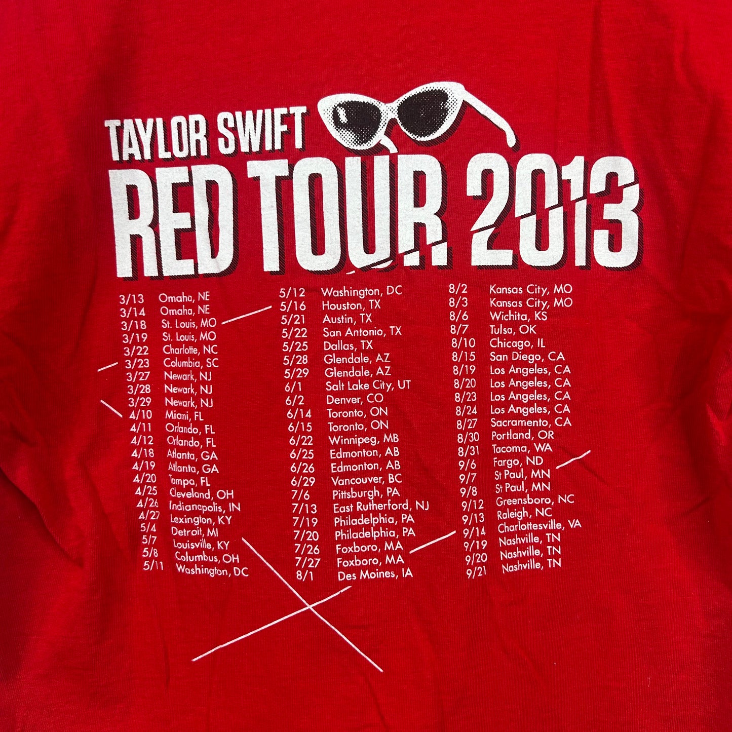 Taylor Swift Red Tour 2013 Concert Tee (M)