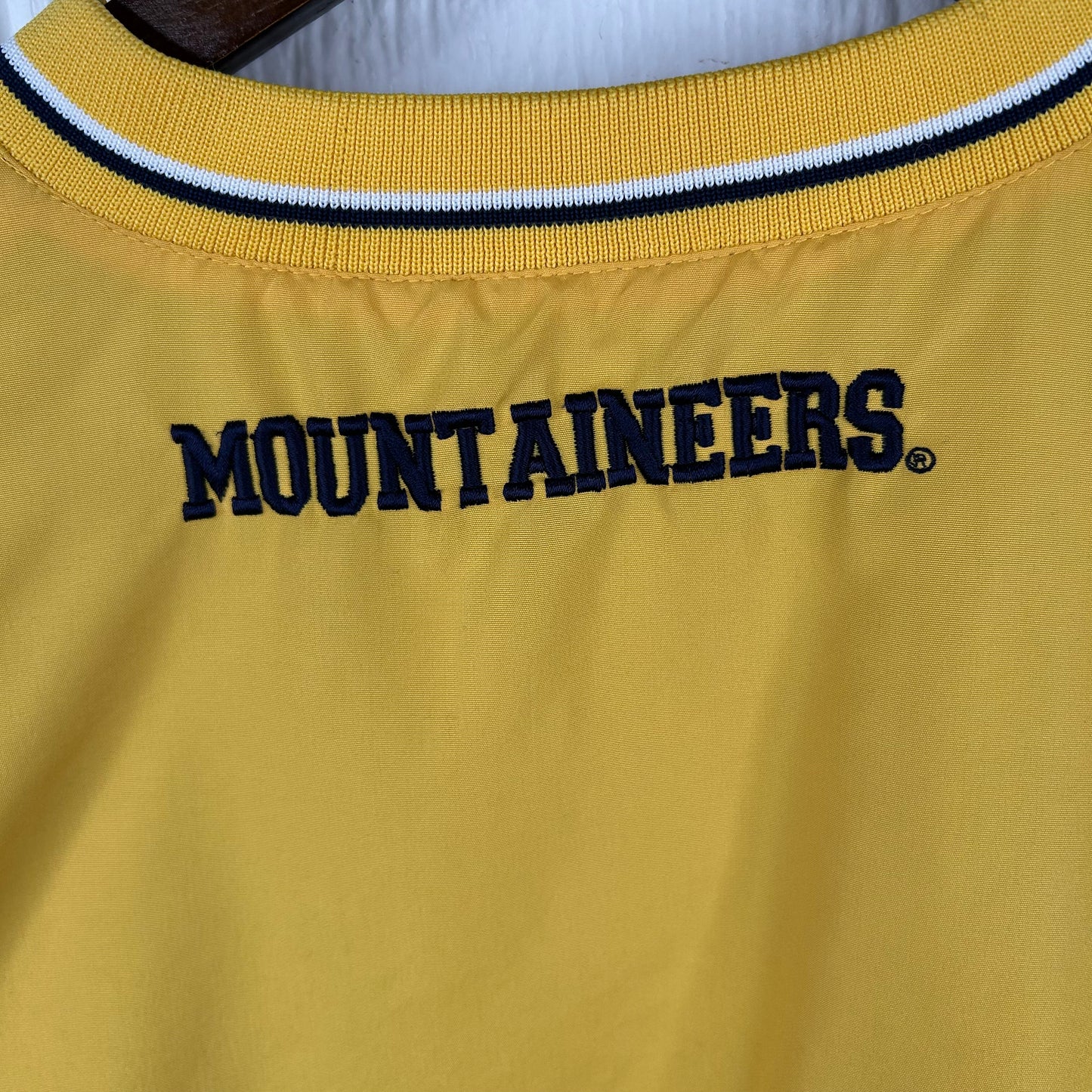 Y2K Gold Flying WV Mountaineers Embroidered Windbreaker (L)