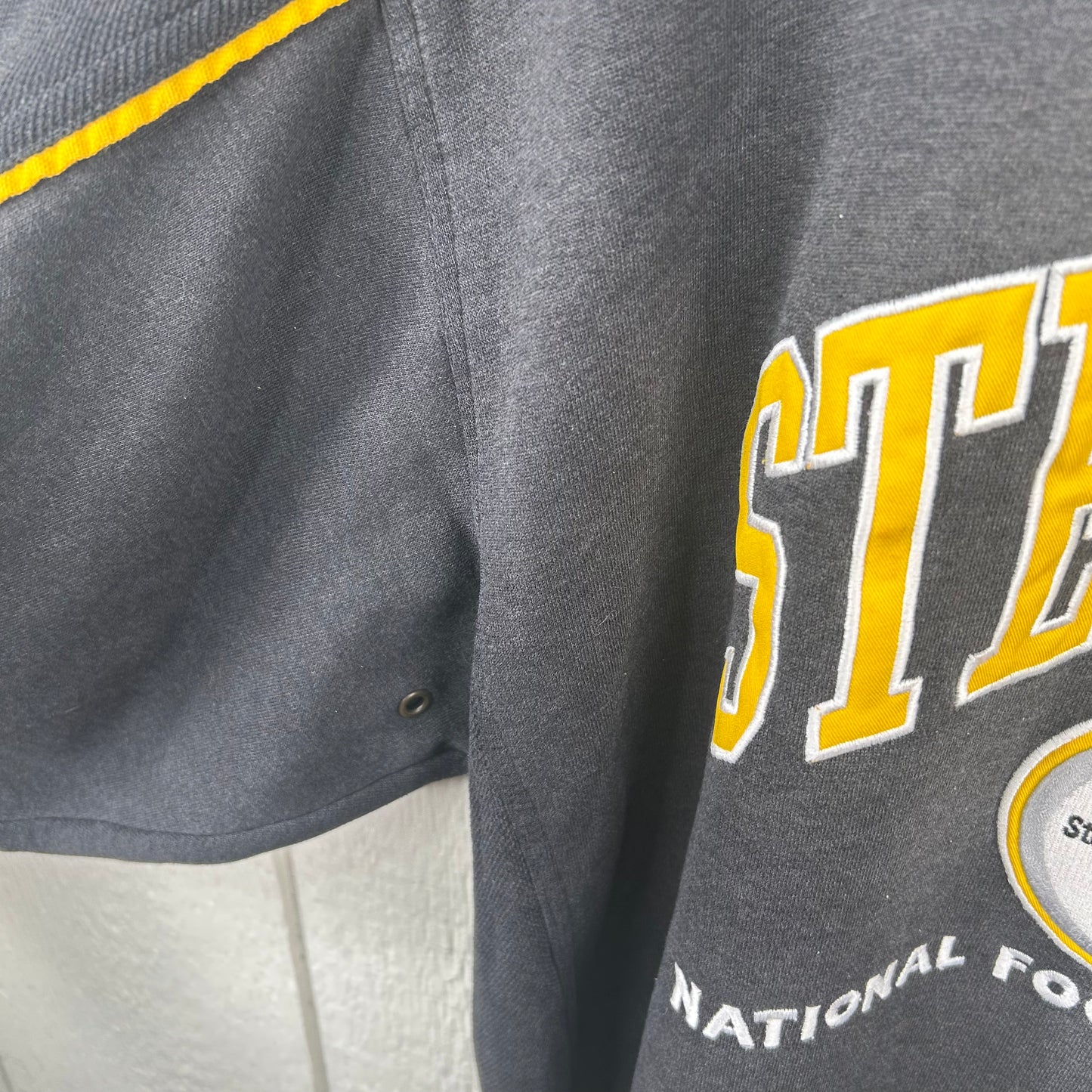 Vintage 90s Pittsburgh Steelers Embroidered Crewneck (L)