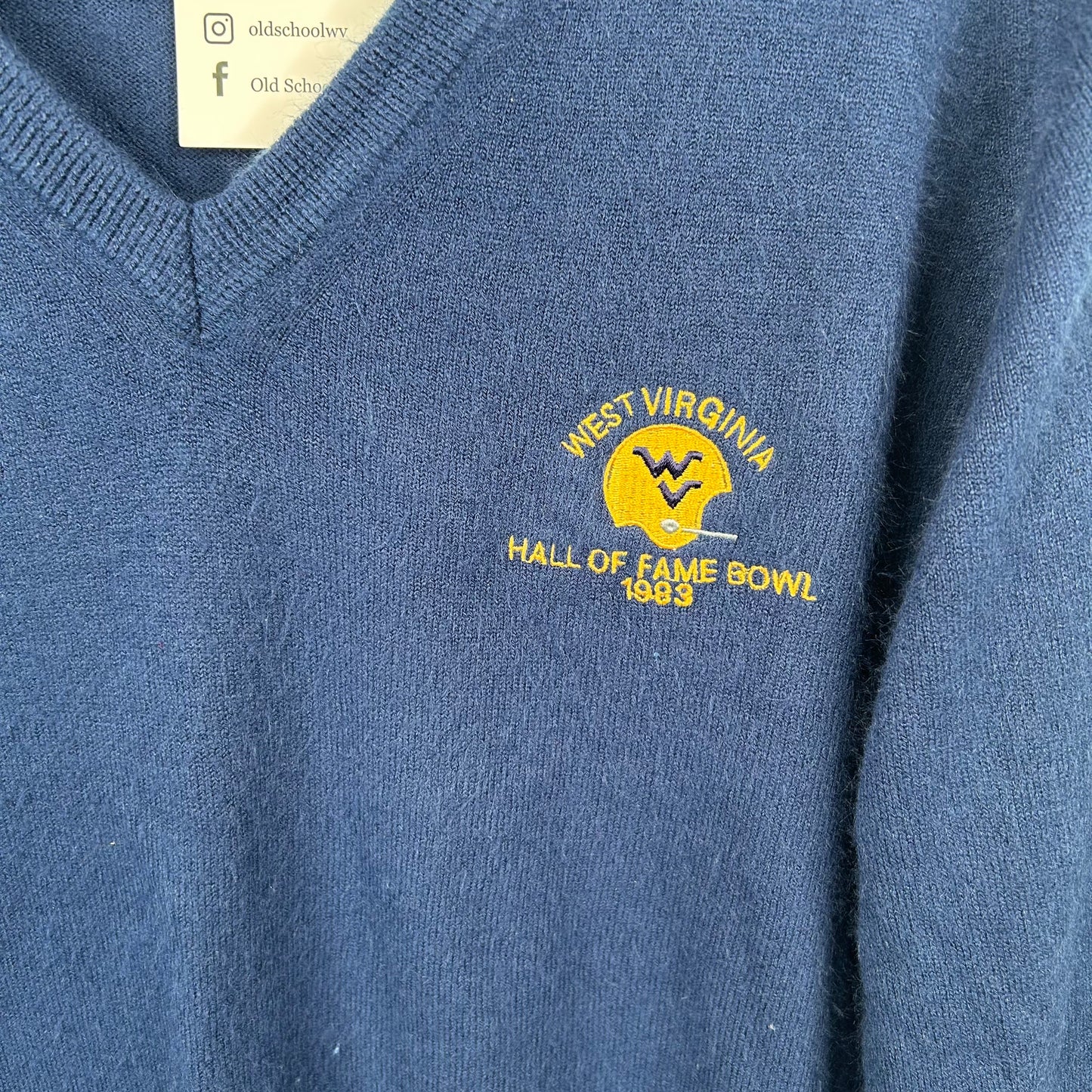 Vintage 1983 WVU Hall of Fame Bowl Embroidered V-Neck Sweater (M)