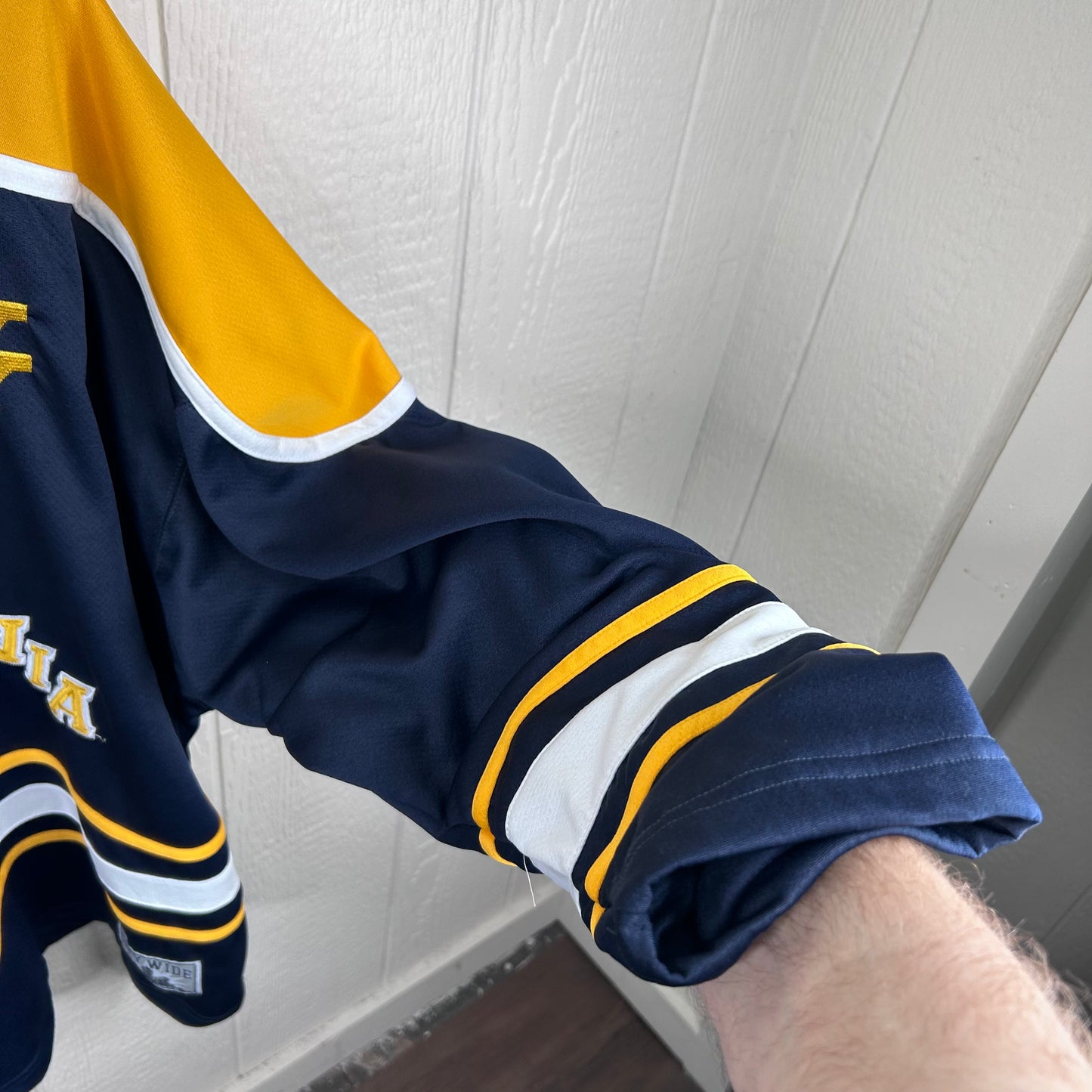 Vintage WVU Mountaineers Number 99 Hockey Jersey (XL)