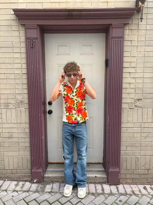 Vintage 80's Vibrant Floral Hawaiian Cotton Shirt (M)