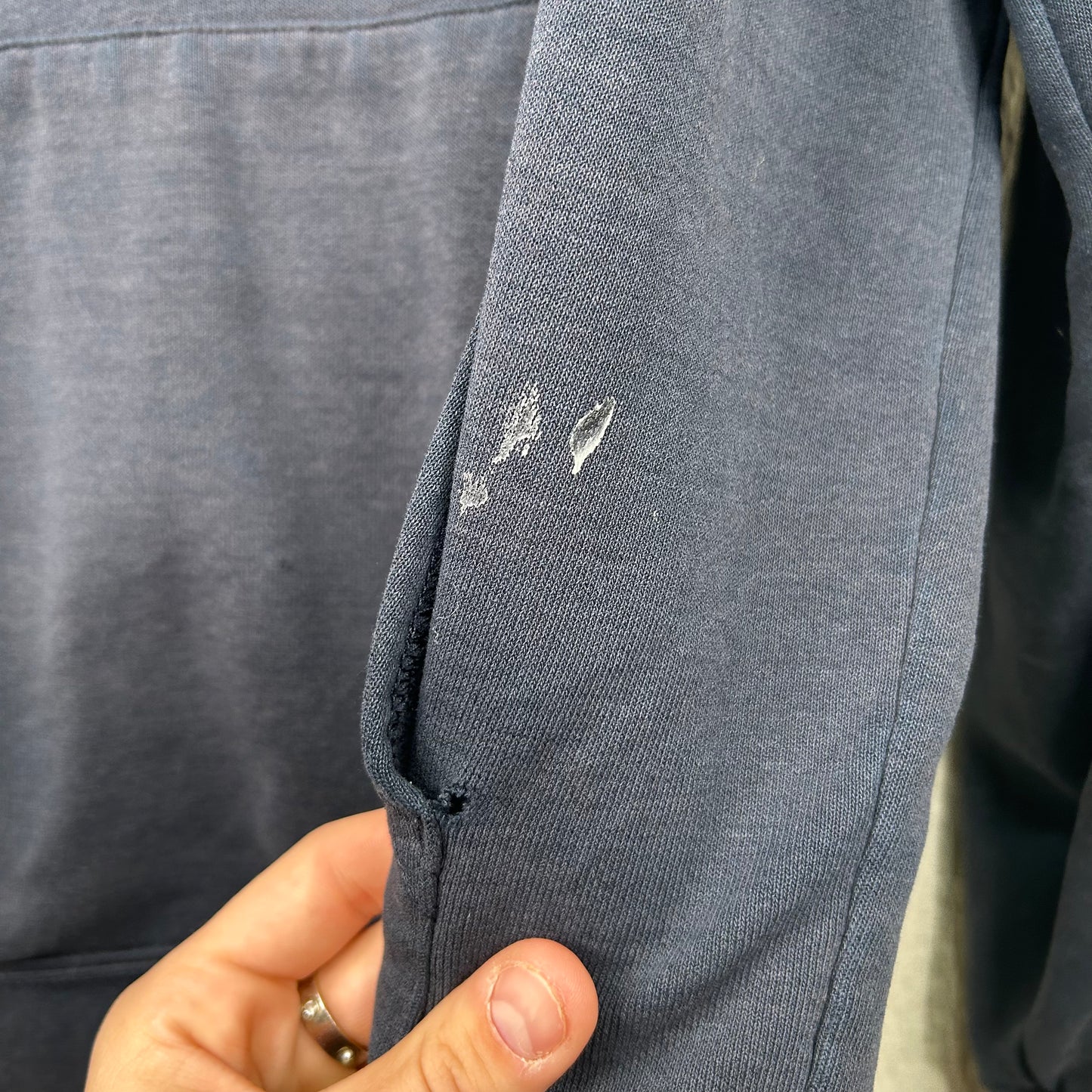 Y2k Navy Thrashed Carhartt Hoodie (M)