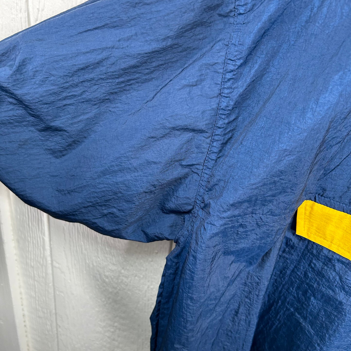 Vintage 90's Embroidered Flying WVU 1/4 Zip Windbreaker (M)