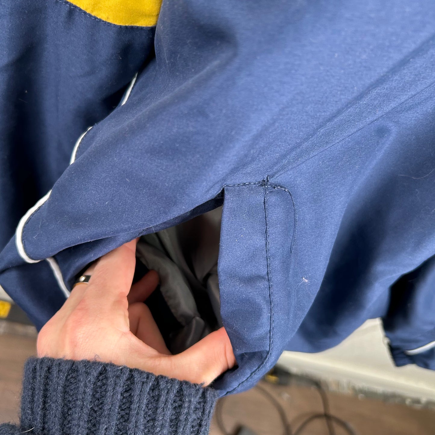 Vintage 90's West Virginia University V-Neck Windbreaker (XXL)