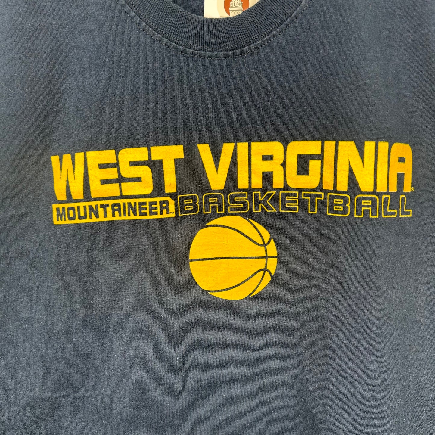 Y2K West Virginia Mountaineers Basketball Cut Off Tee (XXL)