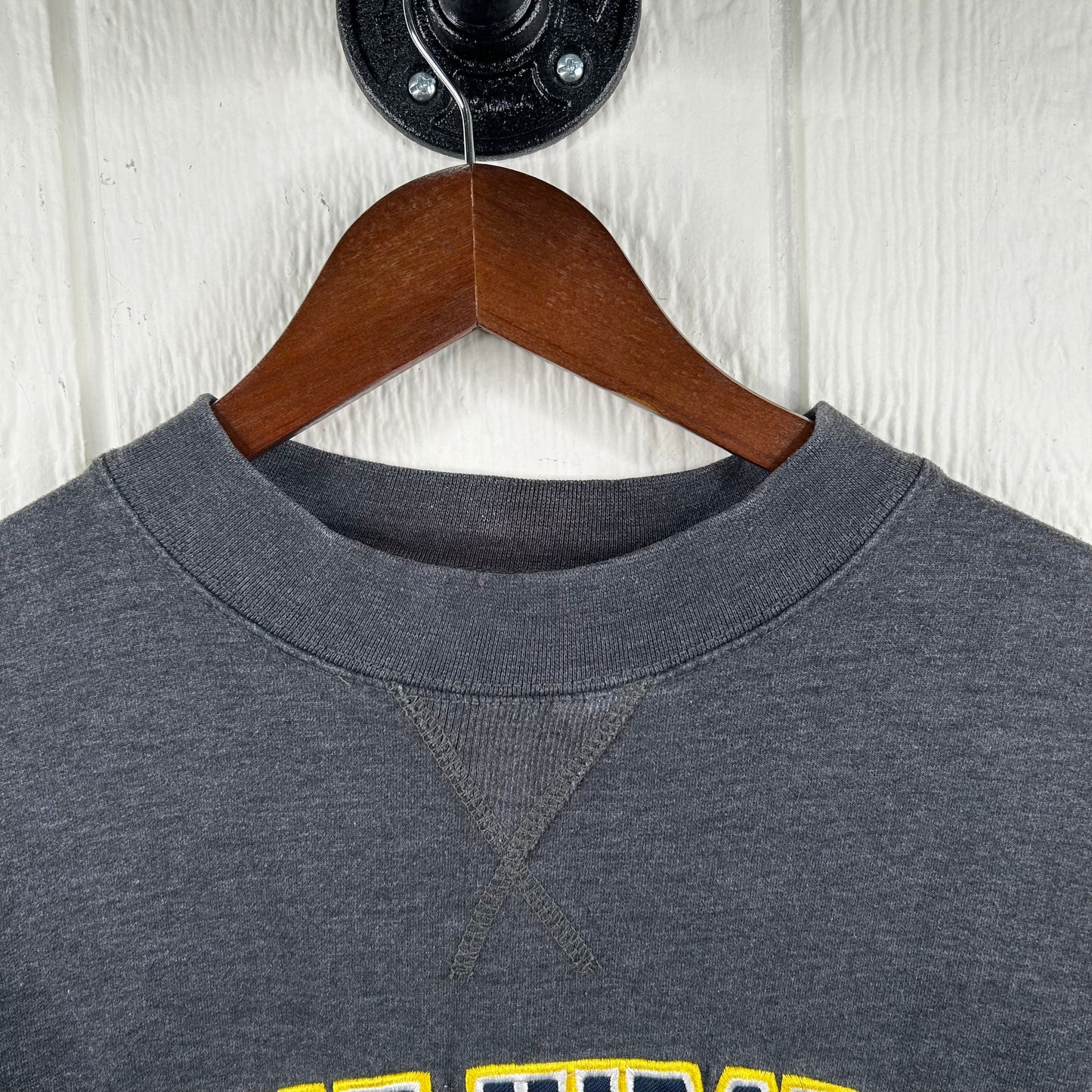 Y2K West Virginia Mountaineers Embroidered Gray Crewneck (XL)