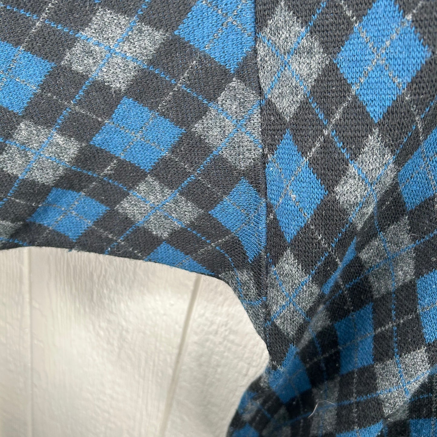 Y2K Wool and Acrylic Diamond Pattern Sweater (M)