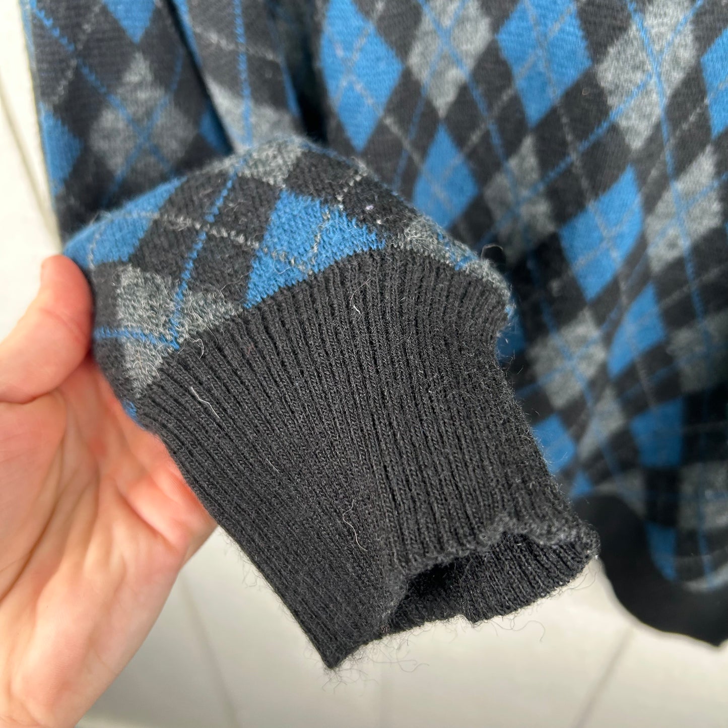 Y2K Wool and Acrylic Diamond Pattern Sweater (M)