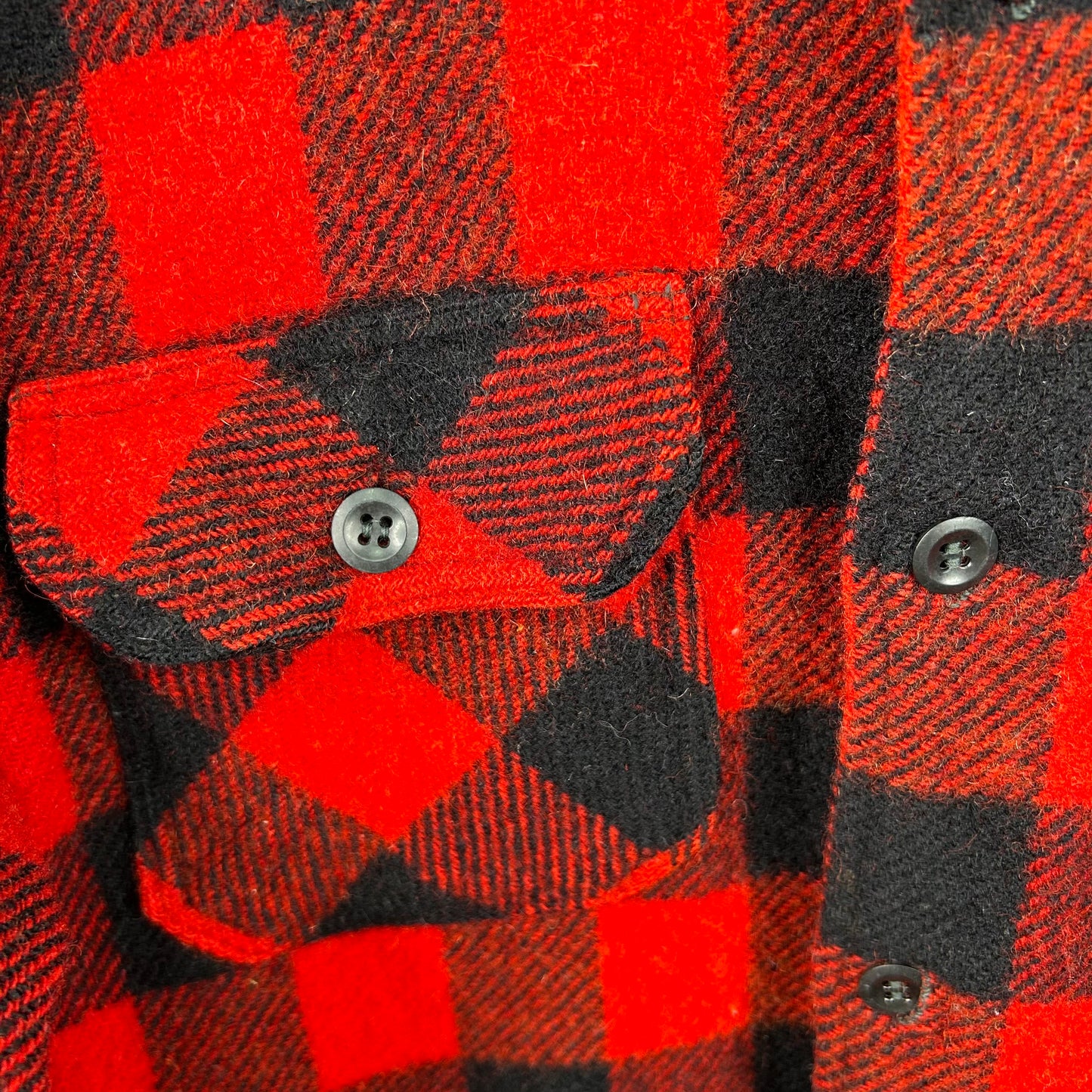 Vintage 90's Plaid Wool Button-Up (L)