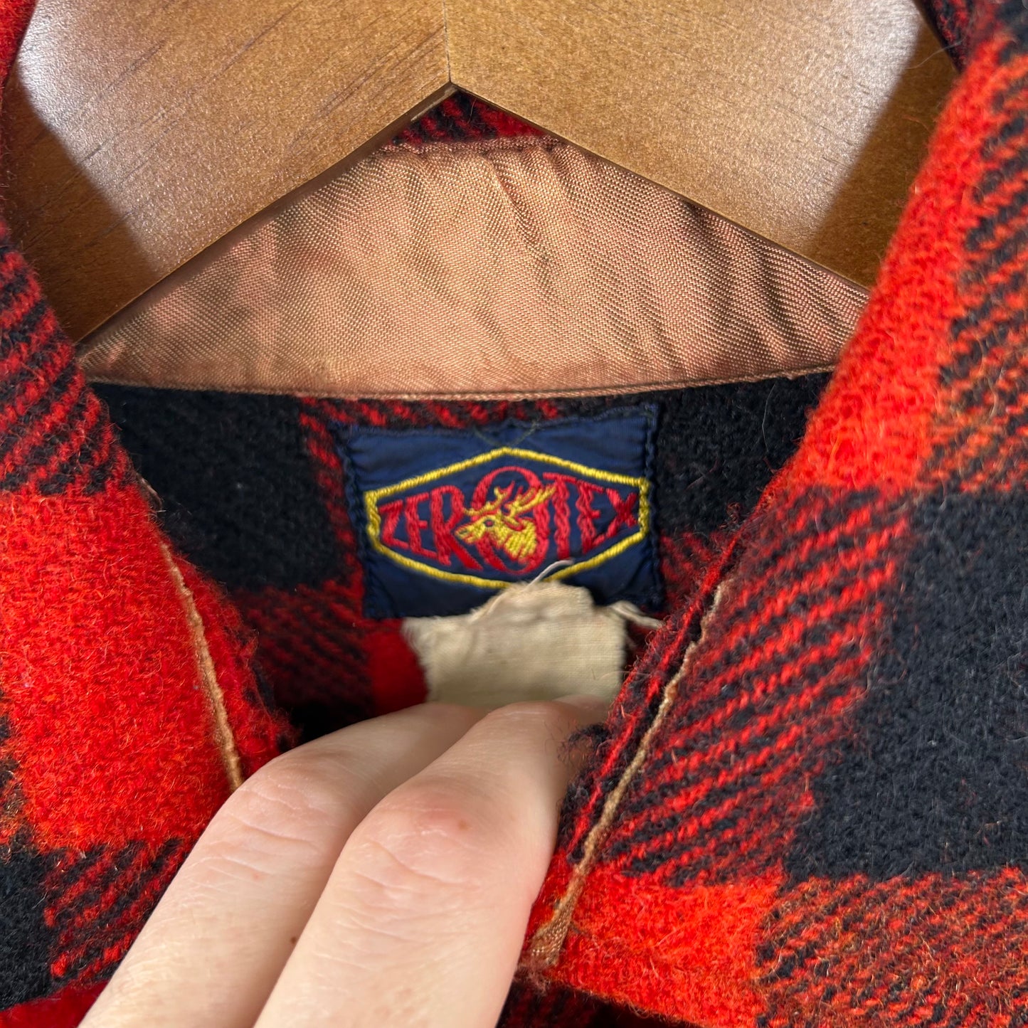 Vintage 90's Plaid Wool Button-Up (L)