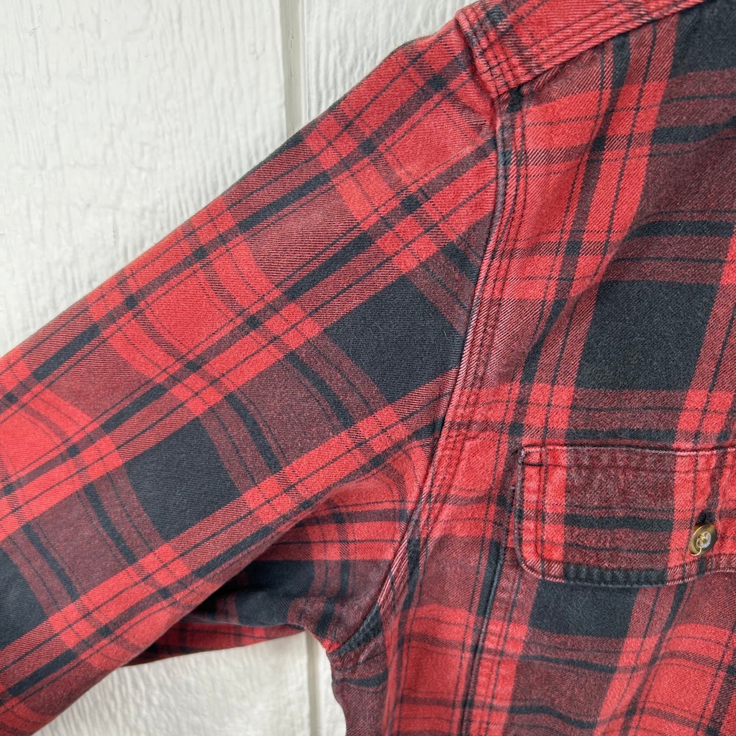 Y2K Carhartt Plaid Button-Up Flannel (M)