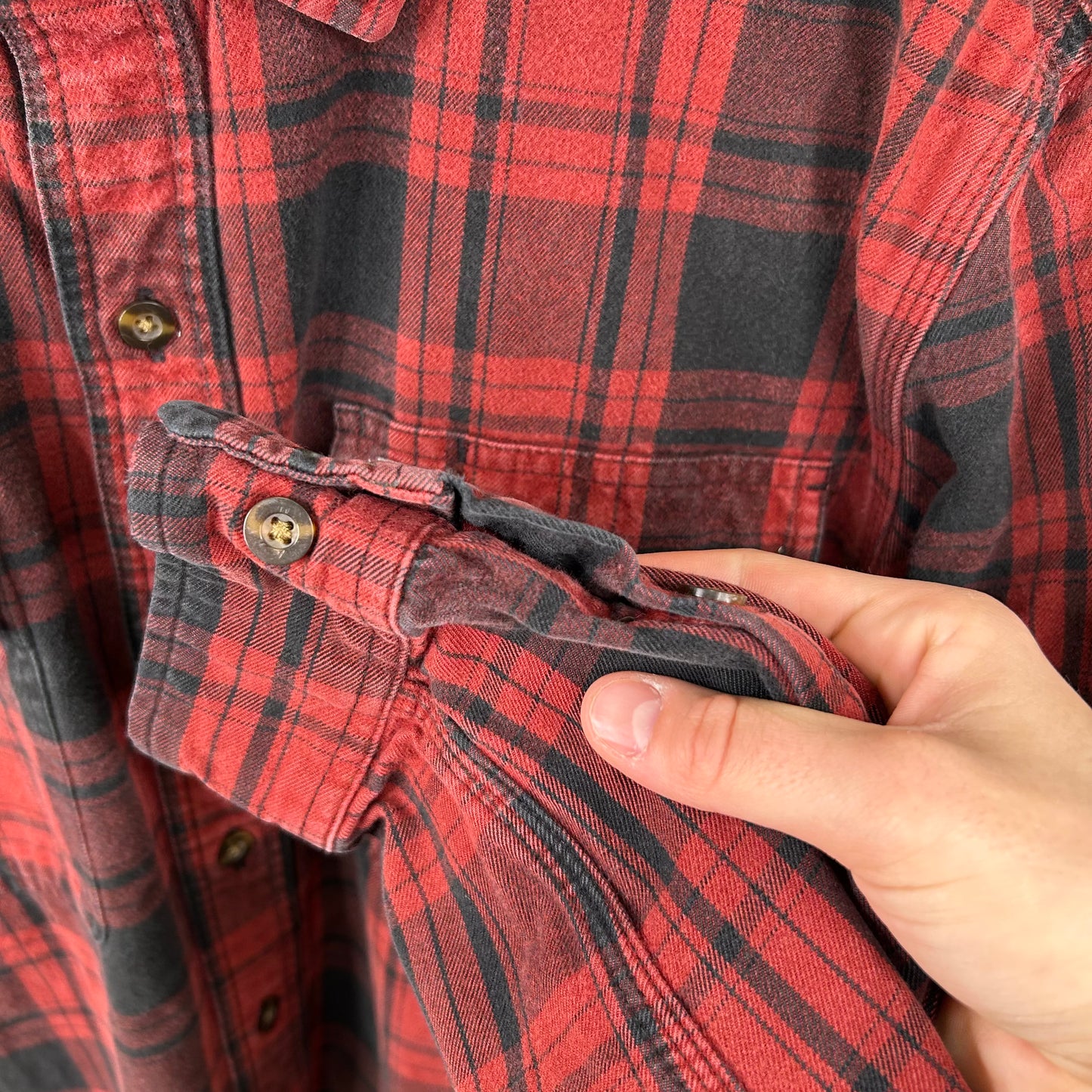 Y2K Carhartt Plaid Button-Up Flannel (M)